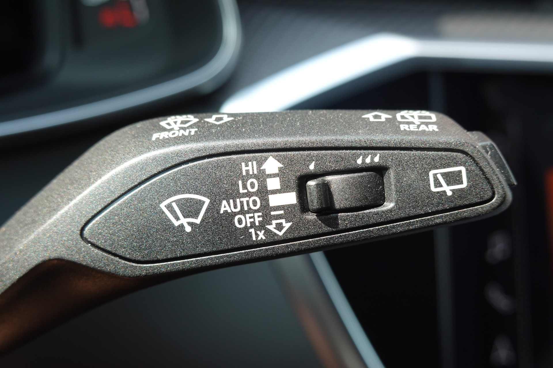 AUDI RS6 Avant 4.0 TFSI V8 Performance "* Vehicule CH * Sièges électriques/Chauffants/Ventiles * Son Bang & Olufsen *"-image-13