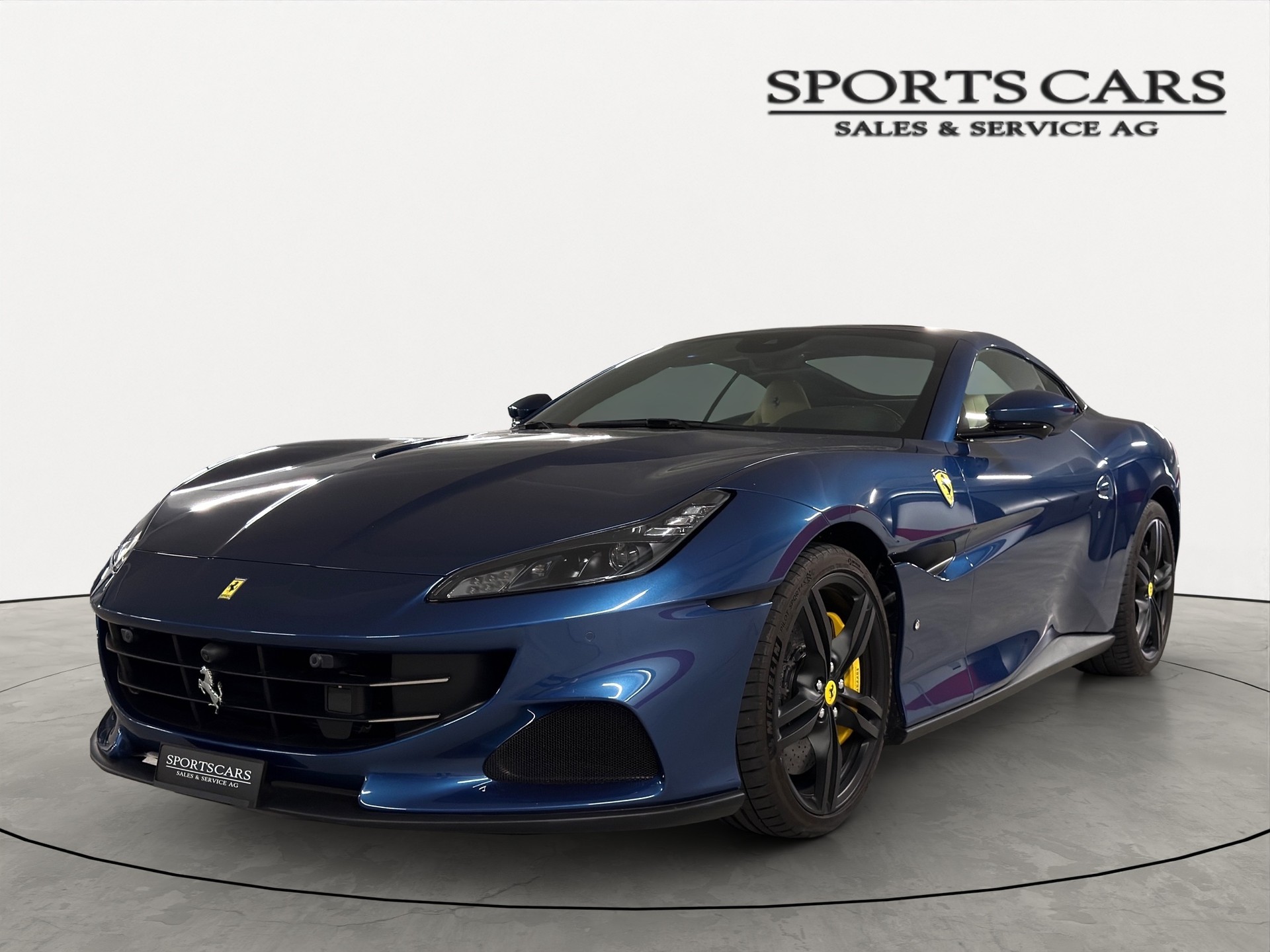 FERRARI Portofino M-showroom-element-3