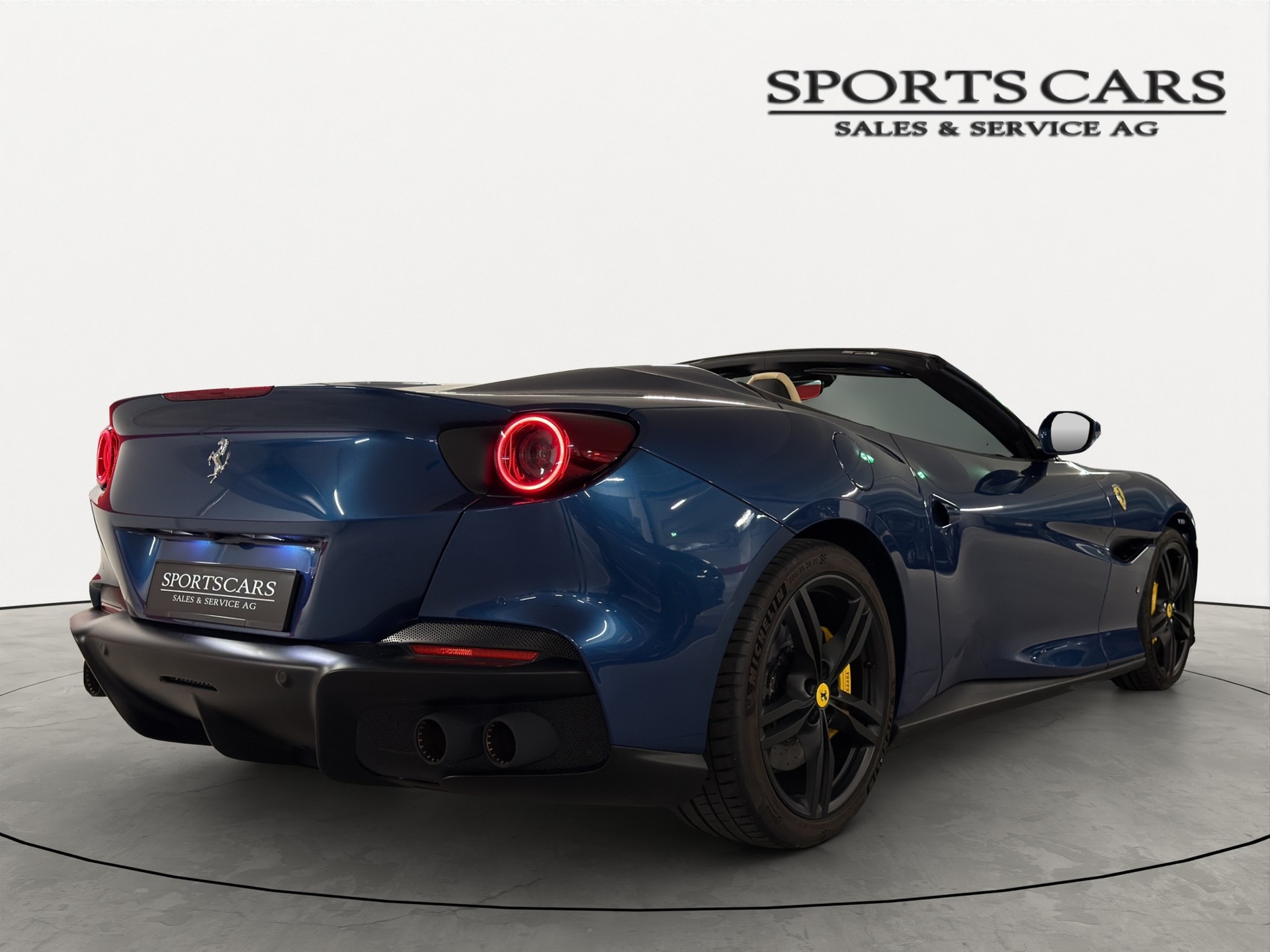 FERRARI Portofino M-image-6