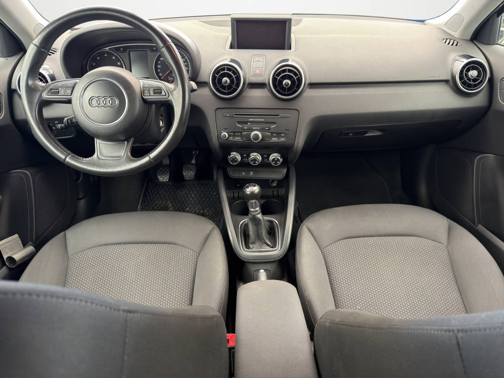 AUDI A1 1.2 TFSI Attraction-image-11