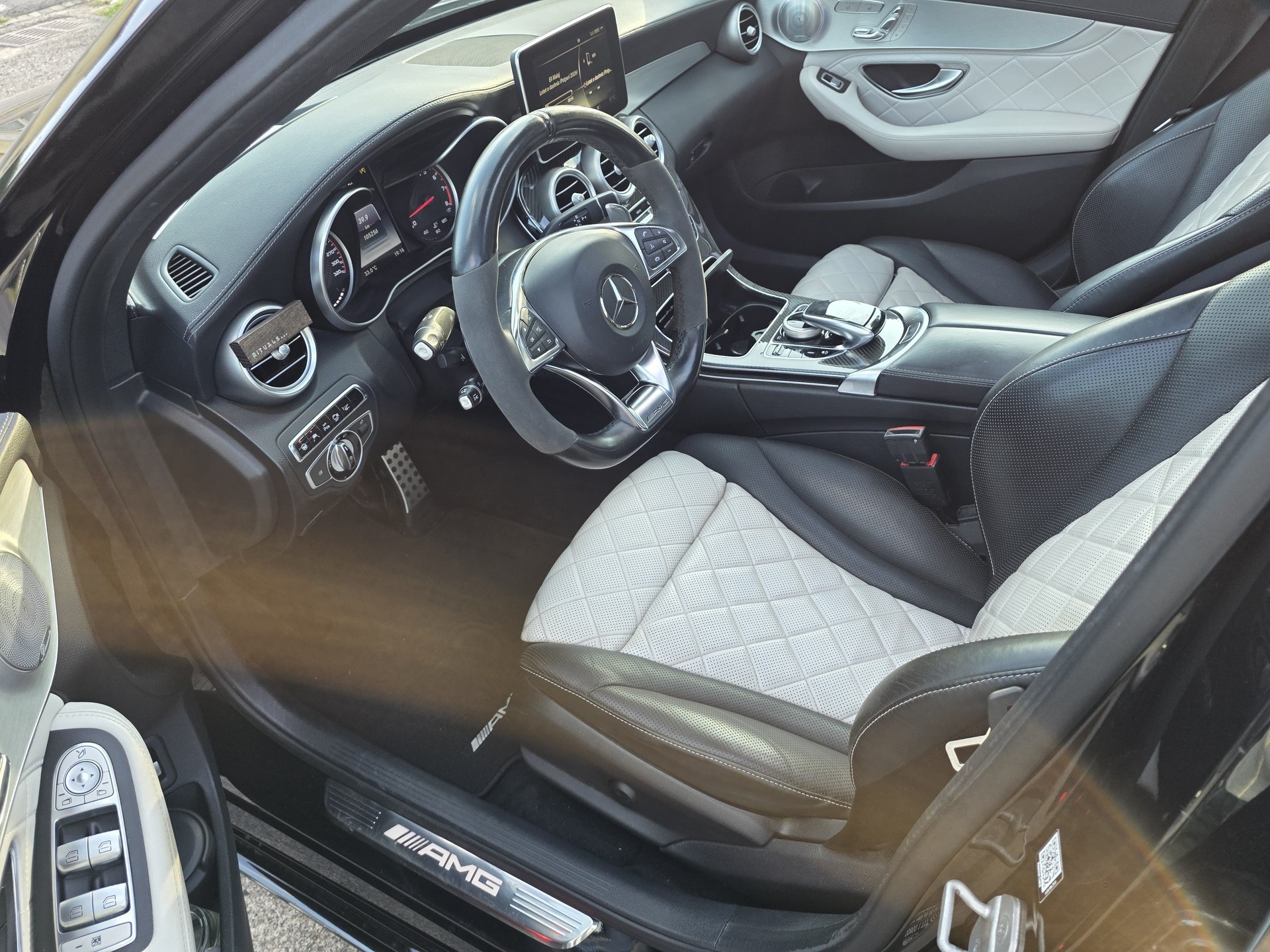MERCEDES-BENZ C 63 S AMG Speedshift-image-8
