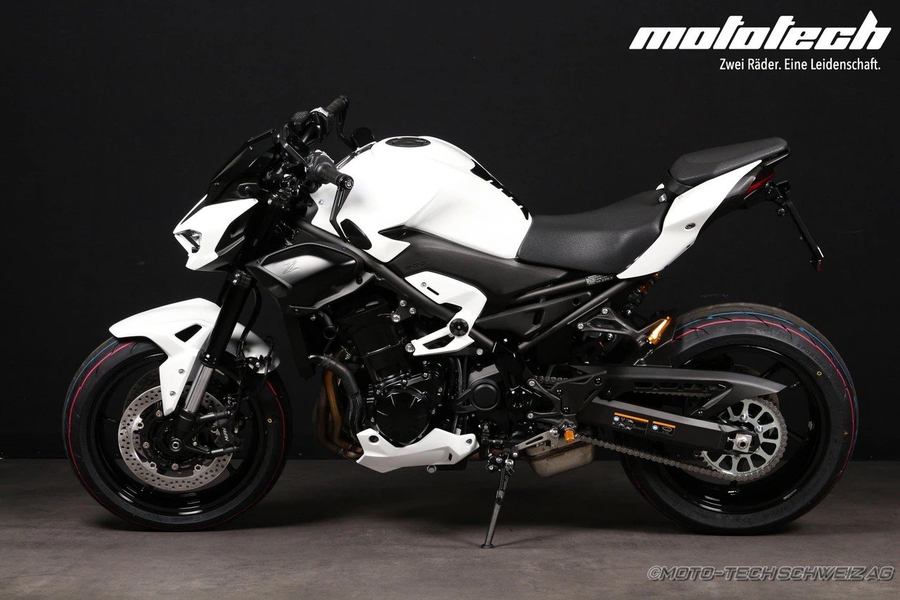 KAWASAKI Z 900 STAGE 1 (35/70kW) PEARL WHITE EDITION-image-3