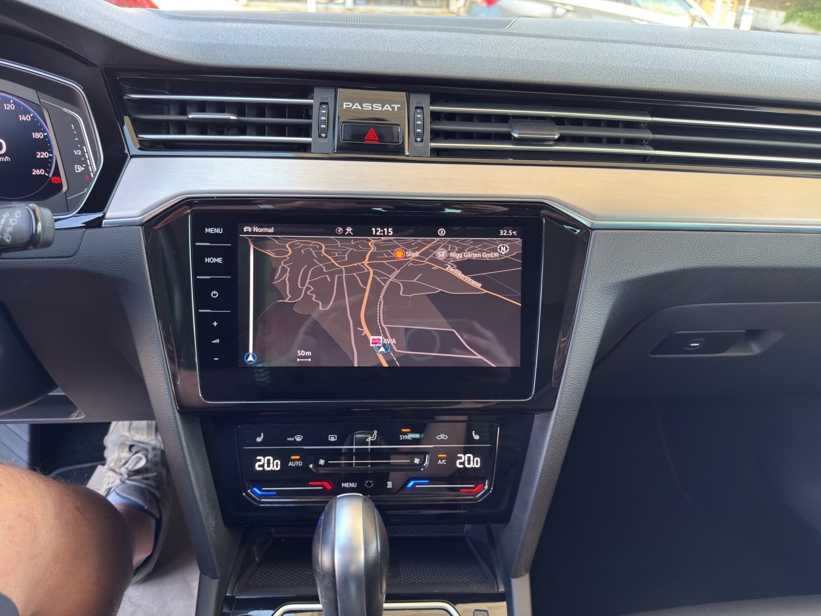 VW Passat 2.0 TDI BMT Elegance 4Motion DSG-image-10