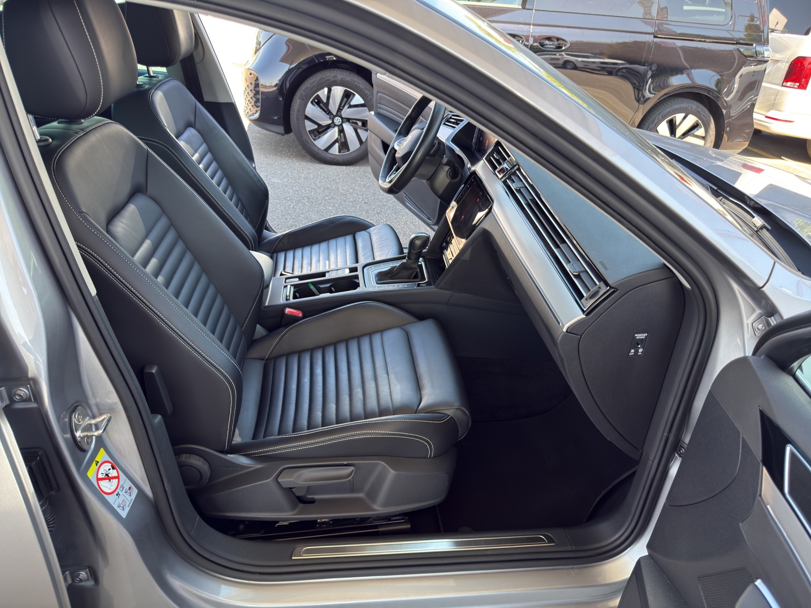 VW Passat 2.0 TDI BMT Elegance 4Motion DSG-image-11