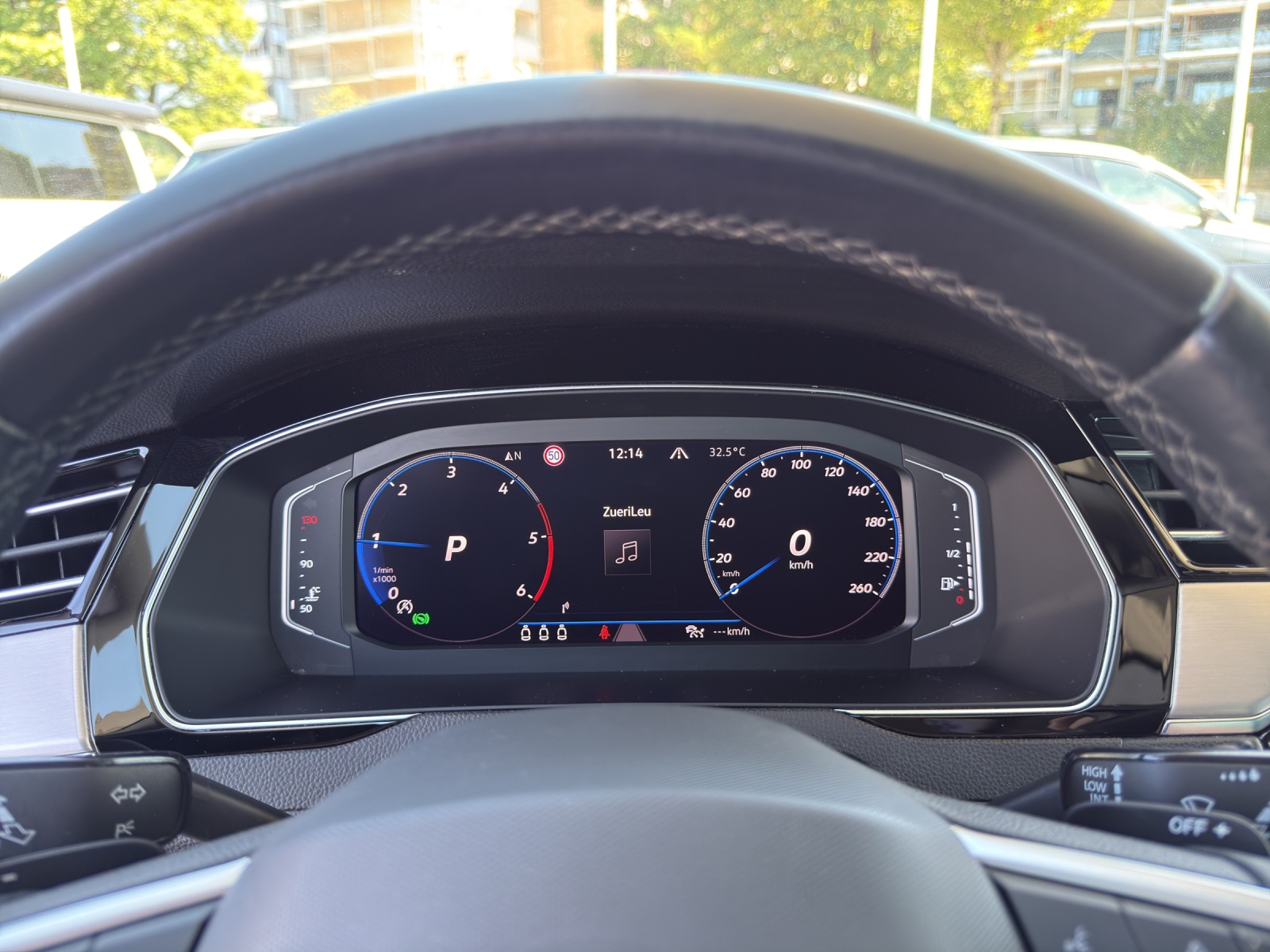 VW Passat 2.0 TDI BMT Elegance 4Motion DSG-image-5