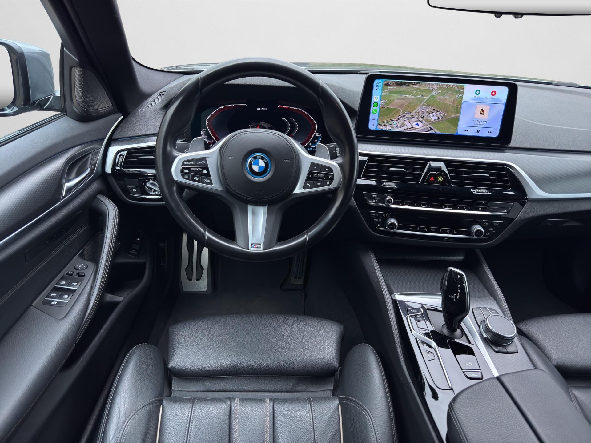 BMW 530e xDrive M-Sport Steptronic-showroom-element-3