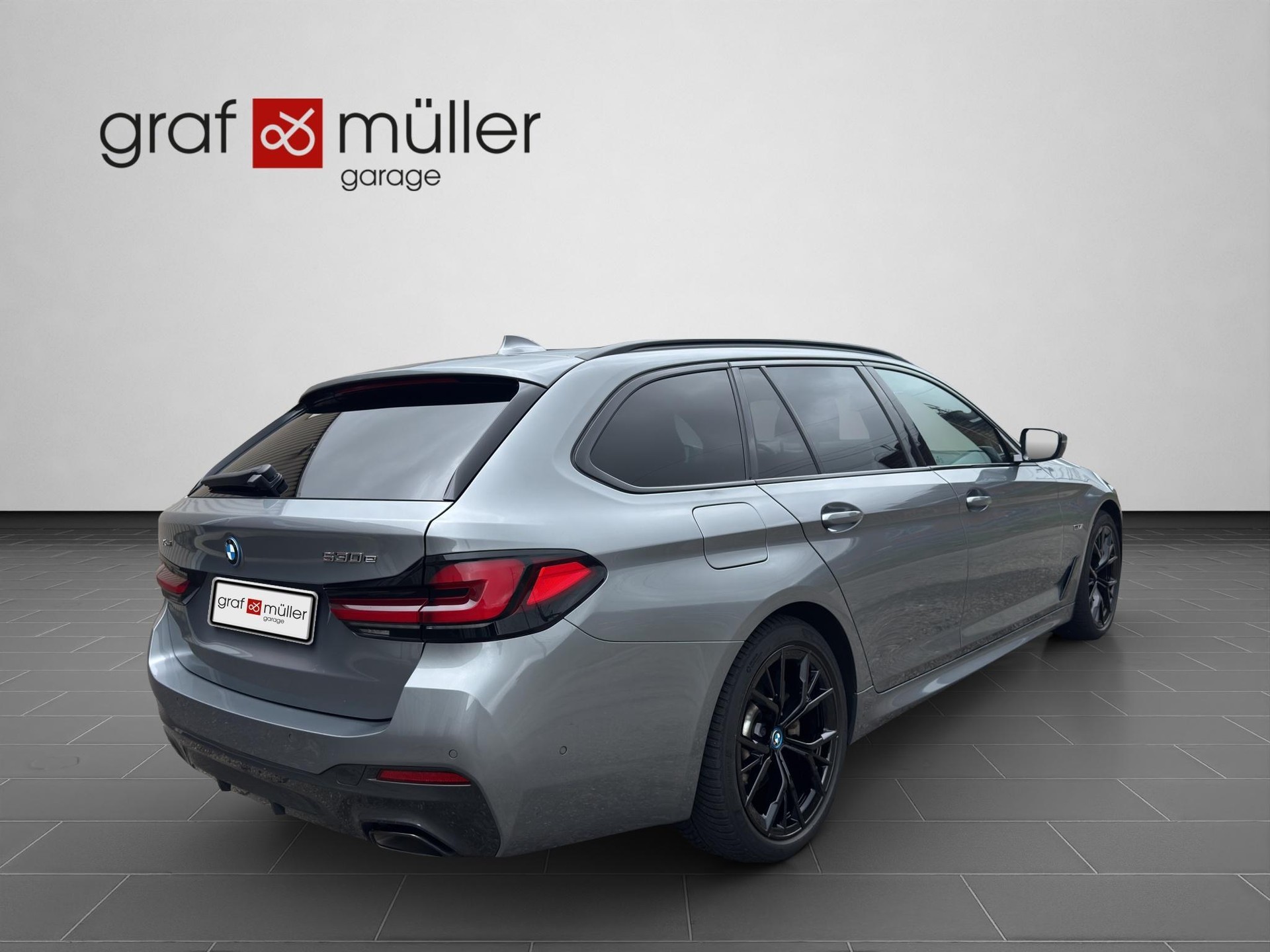 BMW 530e xDrive M-Sport Steptronic-image-17