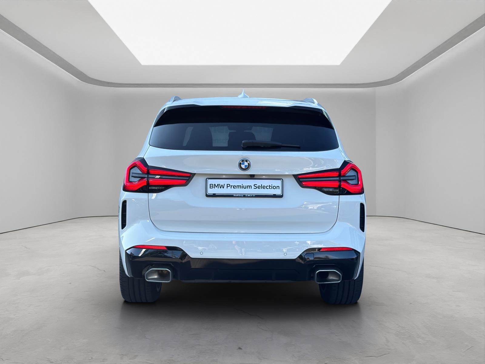 BMW X3 30e xDrive-showroom-element-3