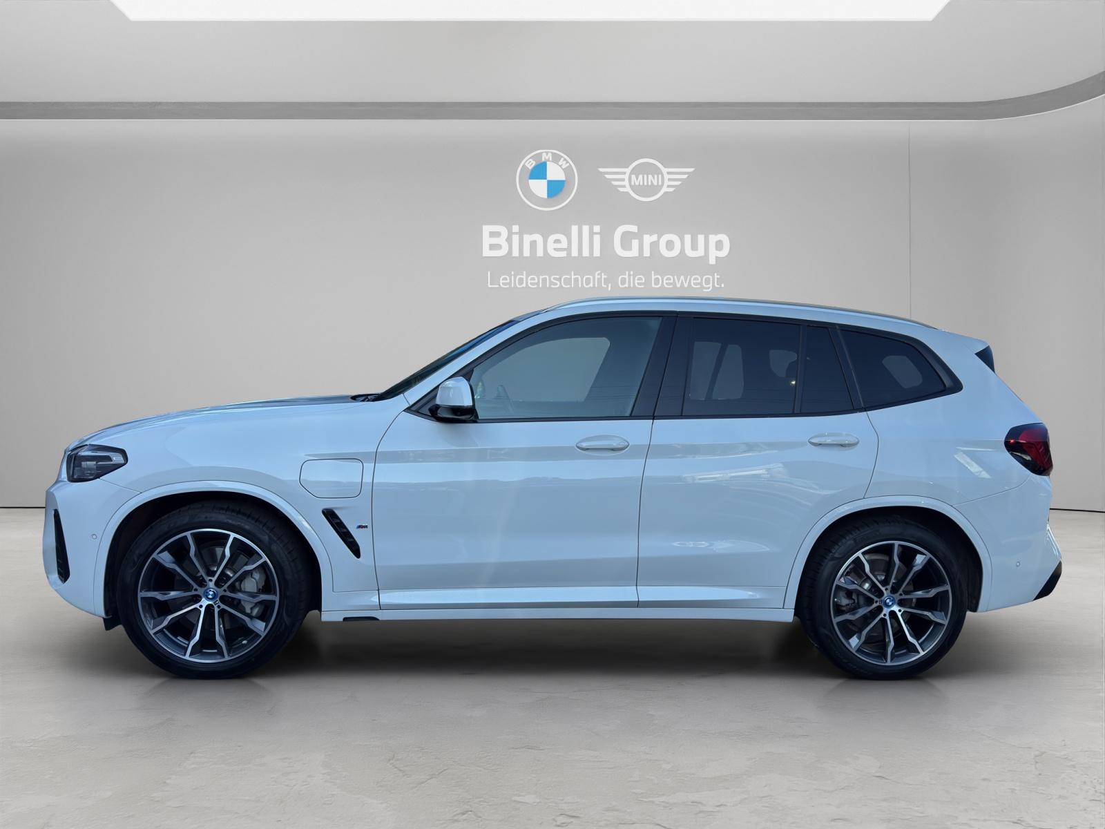 BMW X3 30e xDrive-showroom-element-1