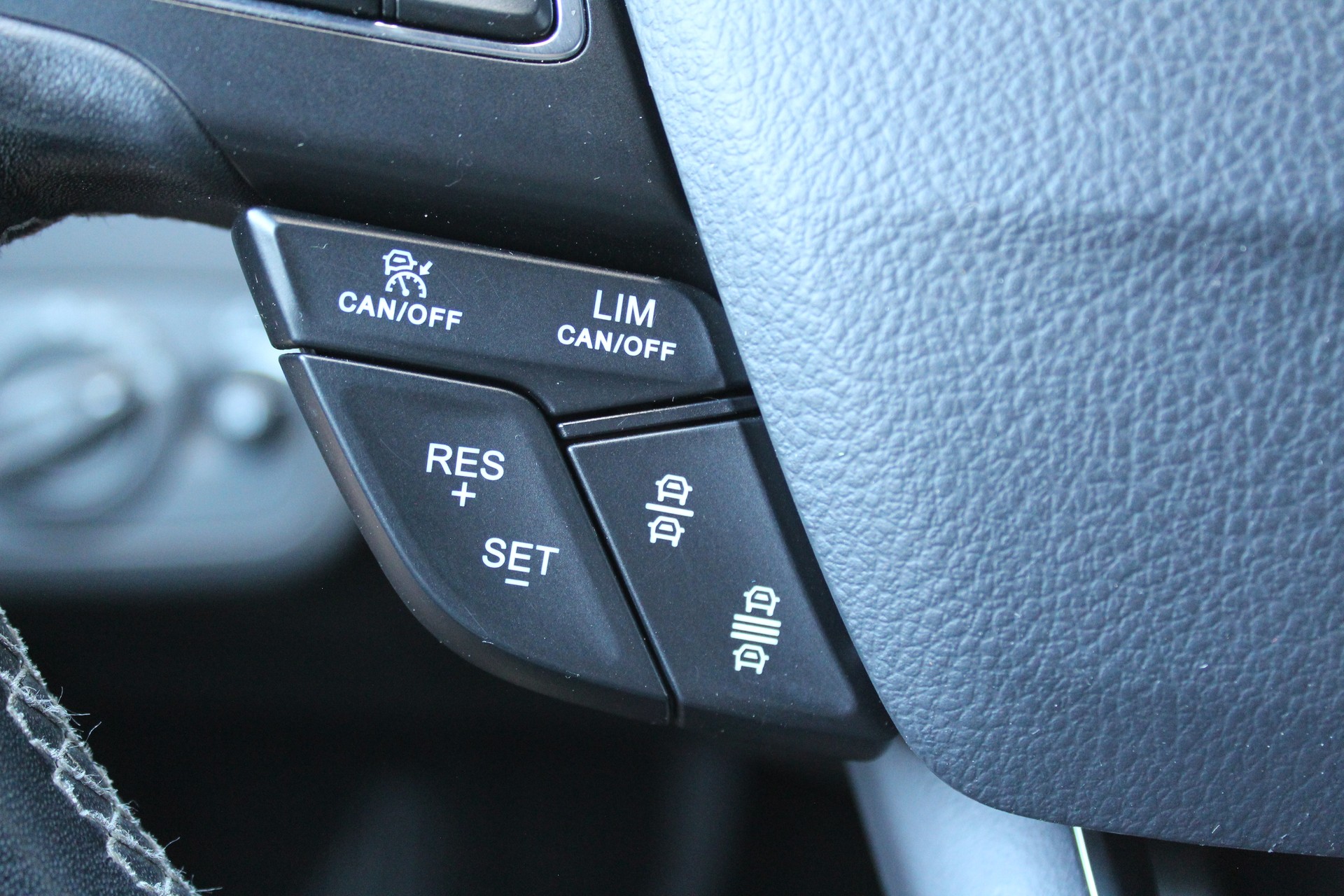 FORD Kuga 2.0 TDCi ST-Line 4WD-image-17