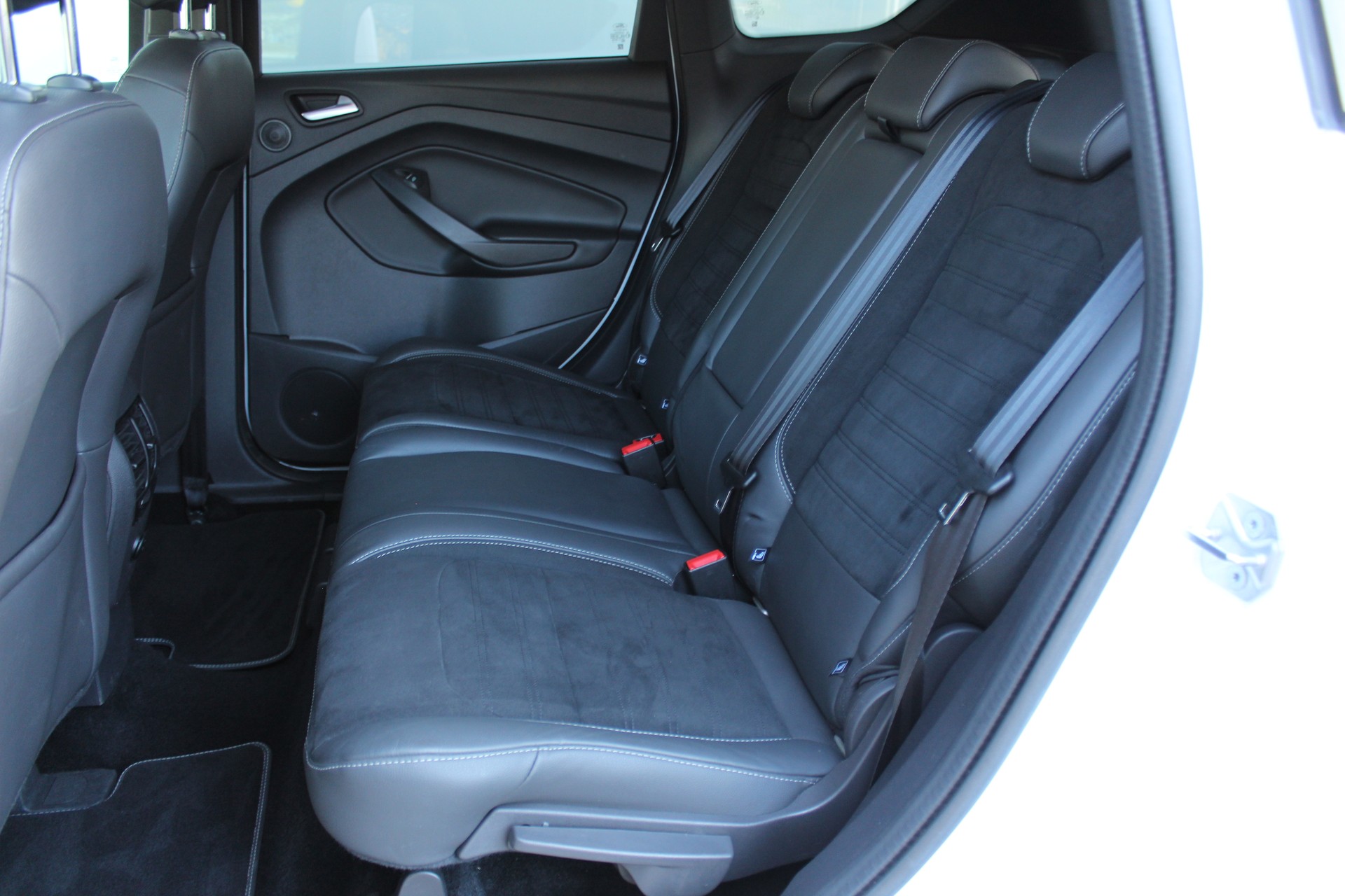 FORD Kuga 2.0 TDCi ST-Line 4WD-image-13