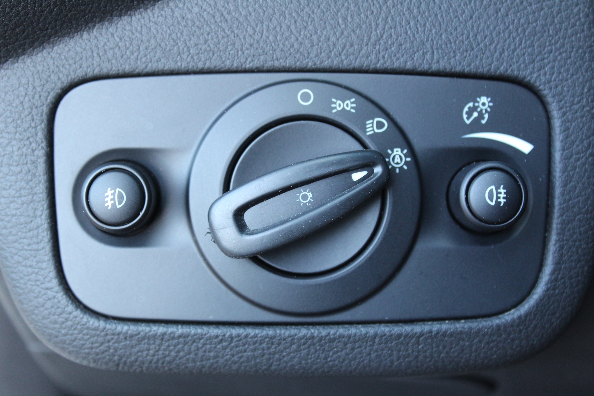 FORD Kuga 2.0 TDCi ST-Line 4WD-image-18