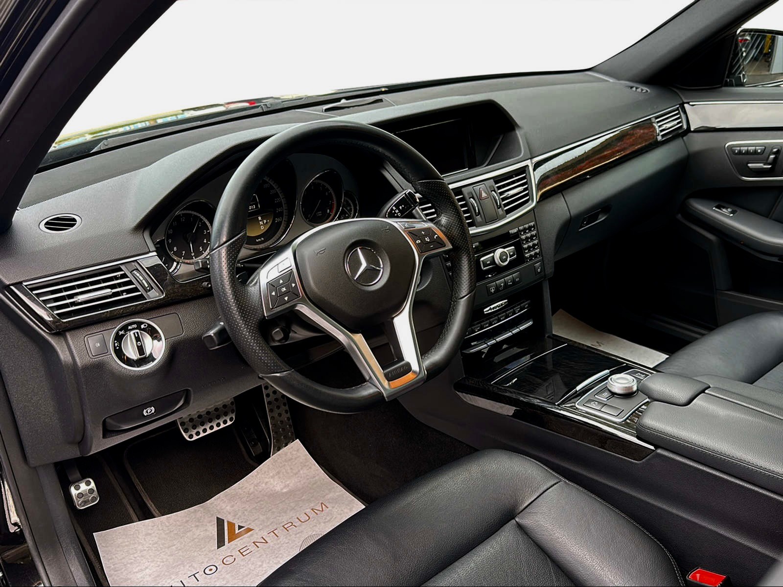MERCEDES-BENZ E 500 CGI BlueEff. Avantgarde 4Matic 7G-Tronic-showroom-element-1