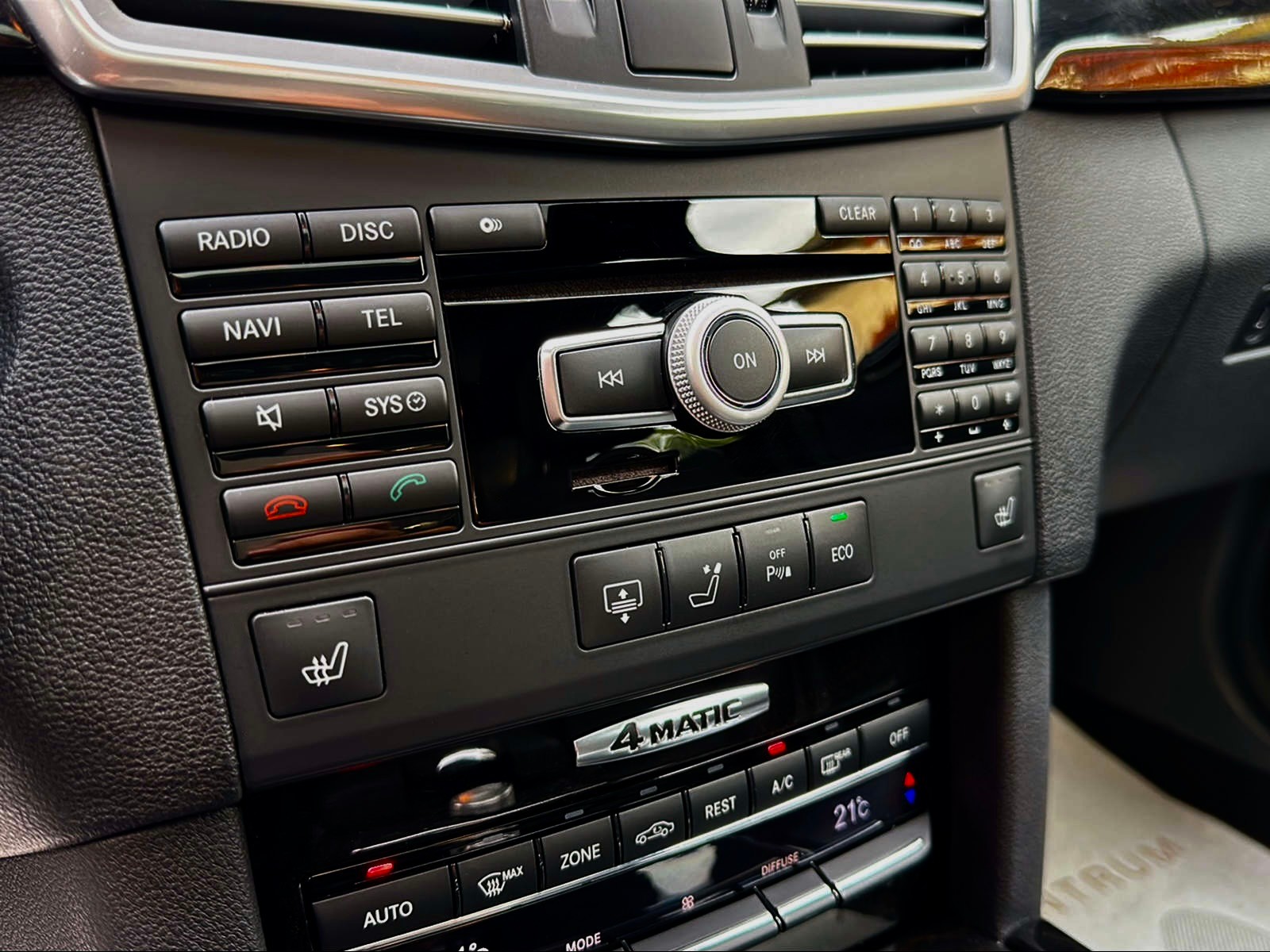 MERCEDES-BENZ E 500 CGI BlueEff. Avantgarde 4Matic 7G-Tronic-image-15