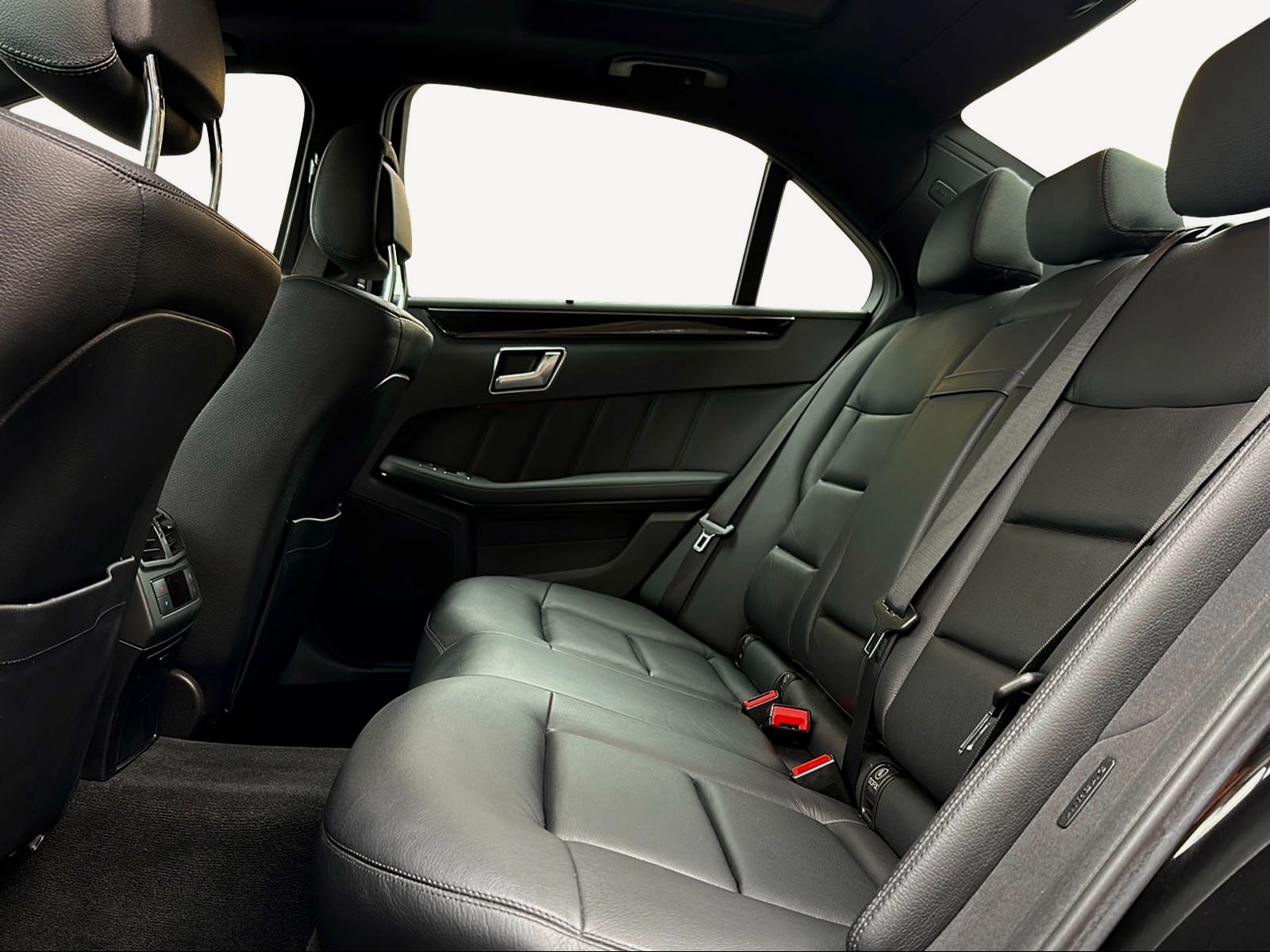 MERCEDES-BENZ E 500 CGI BlueEff. Avantgarde 4Matic 7G-Tronic-image-11