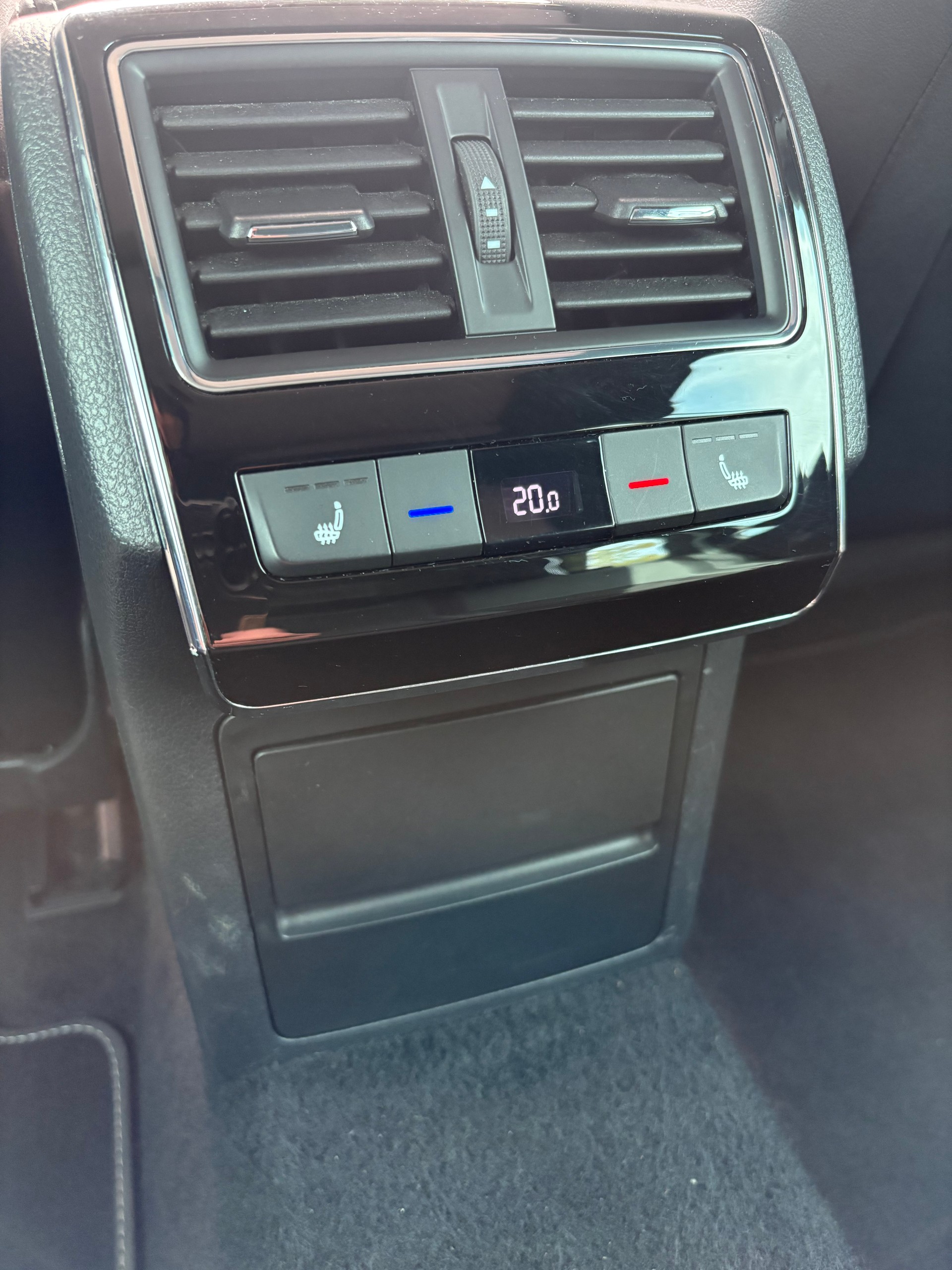 SKODA Sportline+ DSG 4x4 8- Fach Kompletträder-image-9