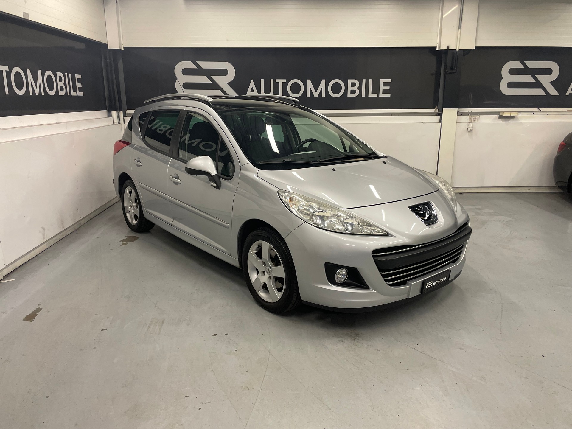 PEUGEOT 207 SW 1.6 16V Active-image-1