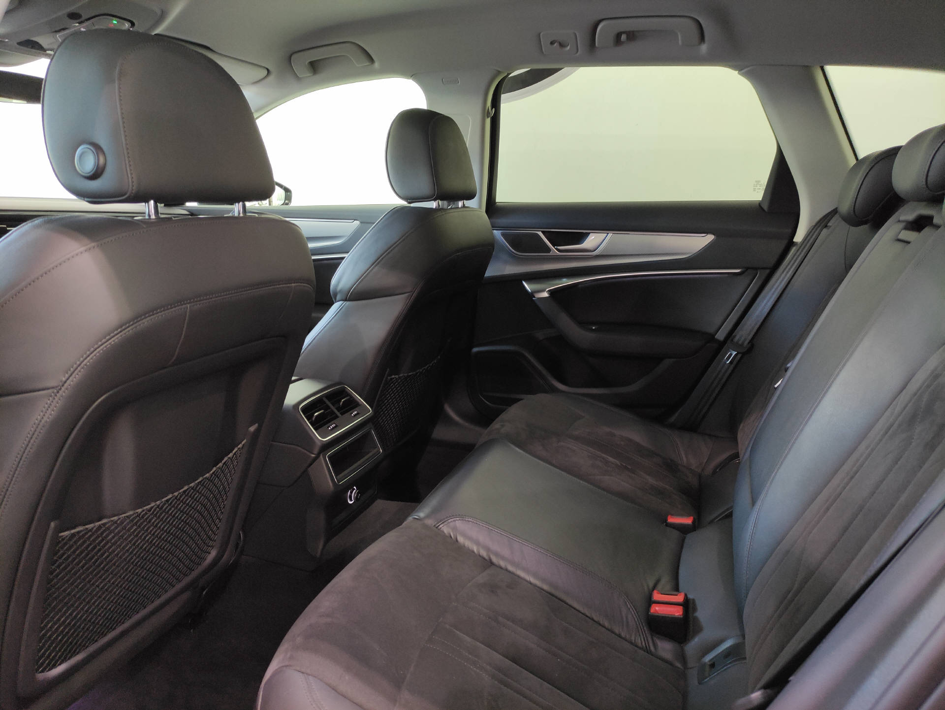 AUDI A6 Avant 55 TFSI S-Line quattro S-Tronic-image-15