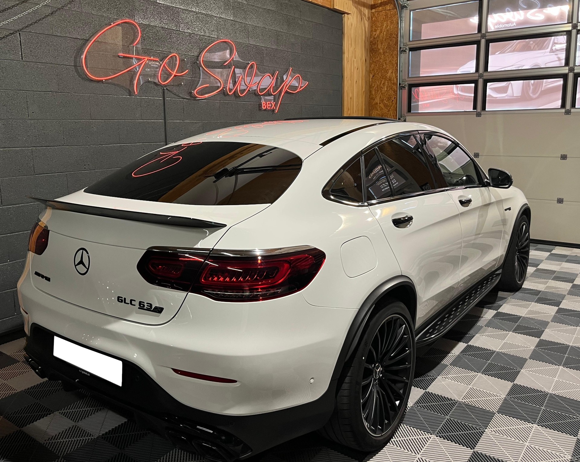 MERCEDES-BENZ GLC Coupé 63 S AMG 4Matic 9G-Tronic-showroom-element-3