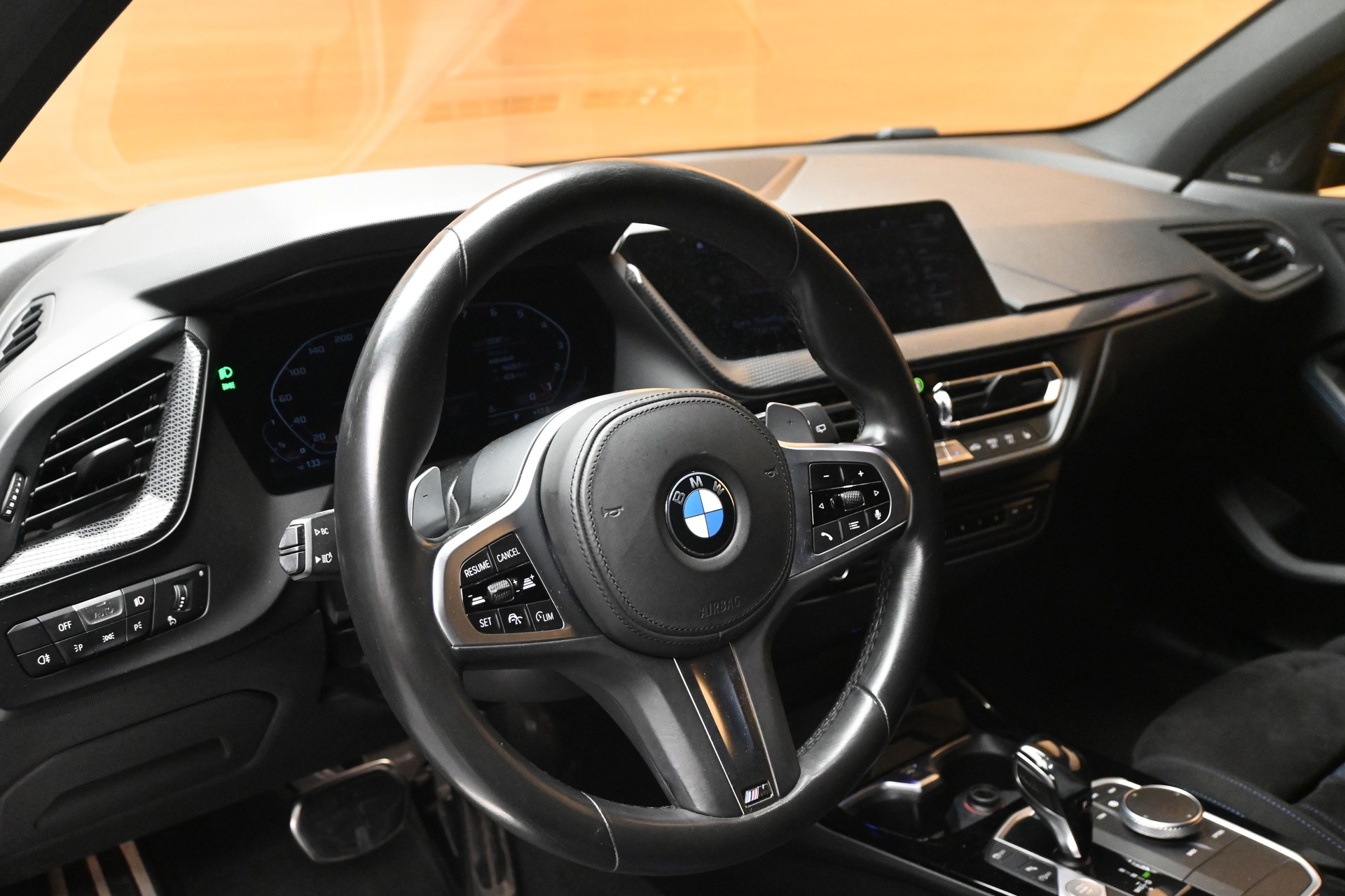 BMW M135i xDrive Steptronic-image-7