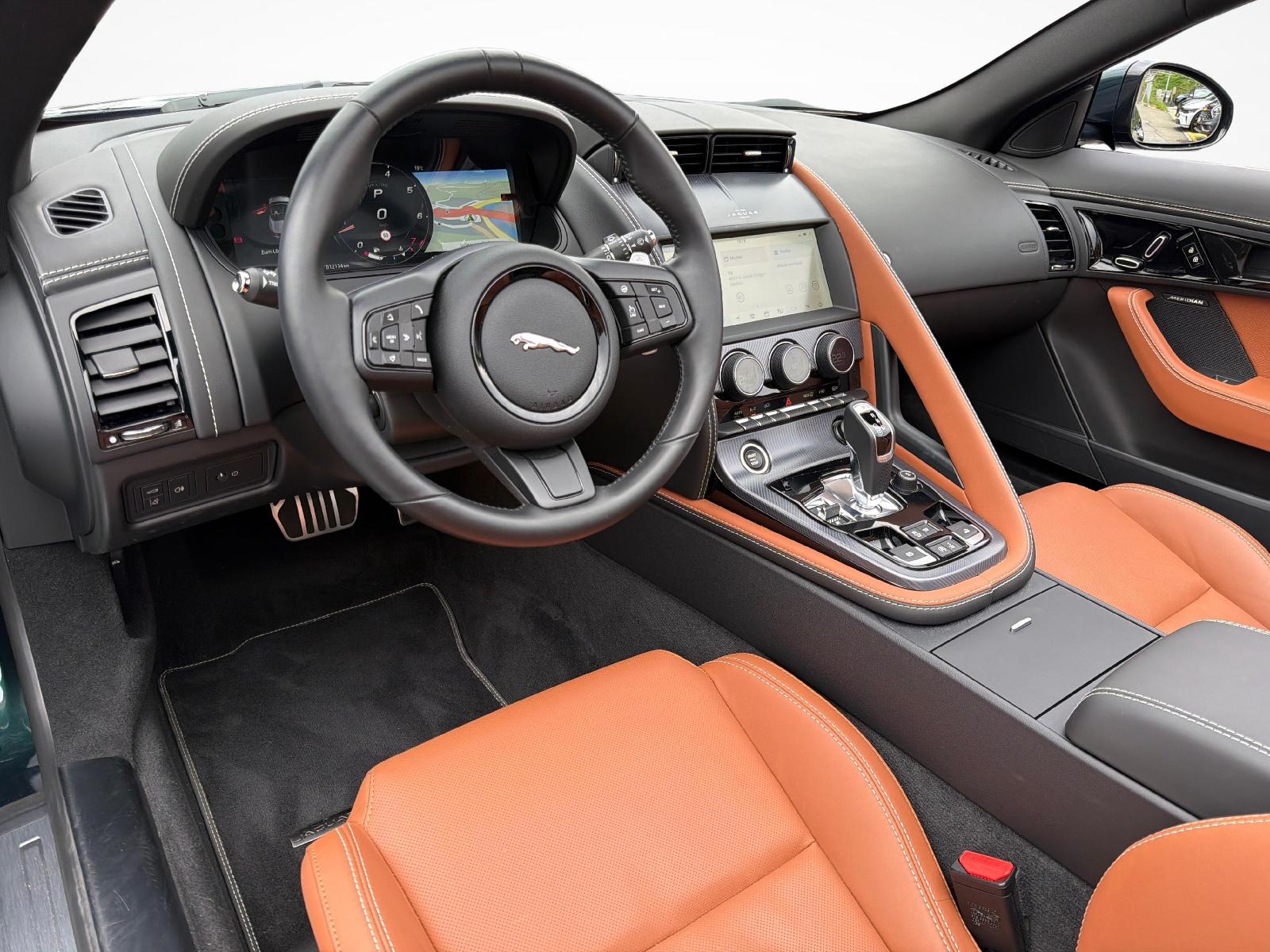 JAGUAR F-Type Convertible 2.0 R-Dynamic-showroom-element-3