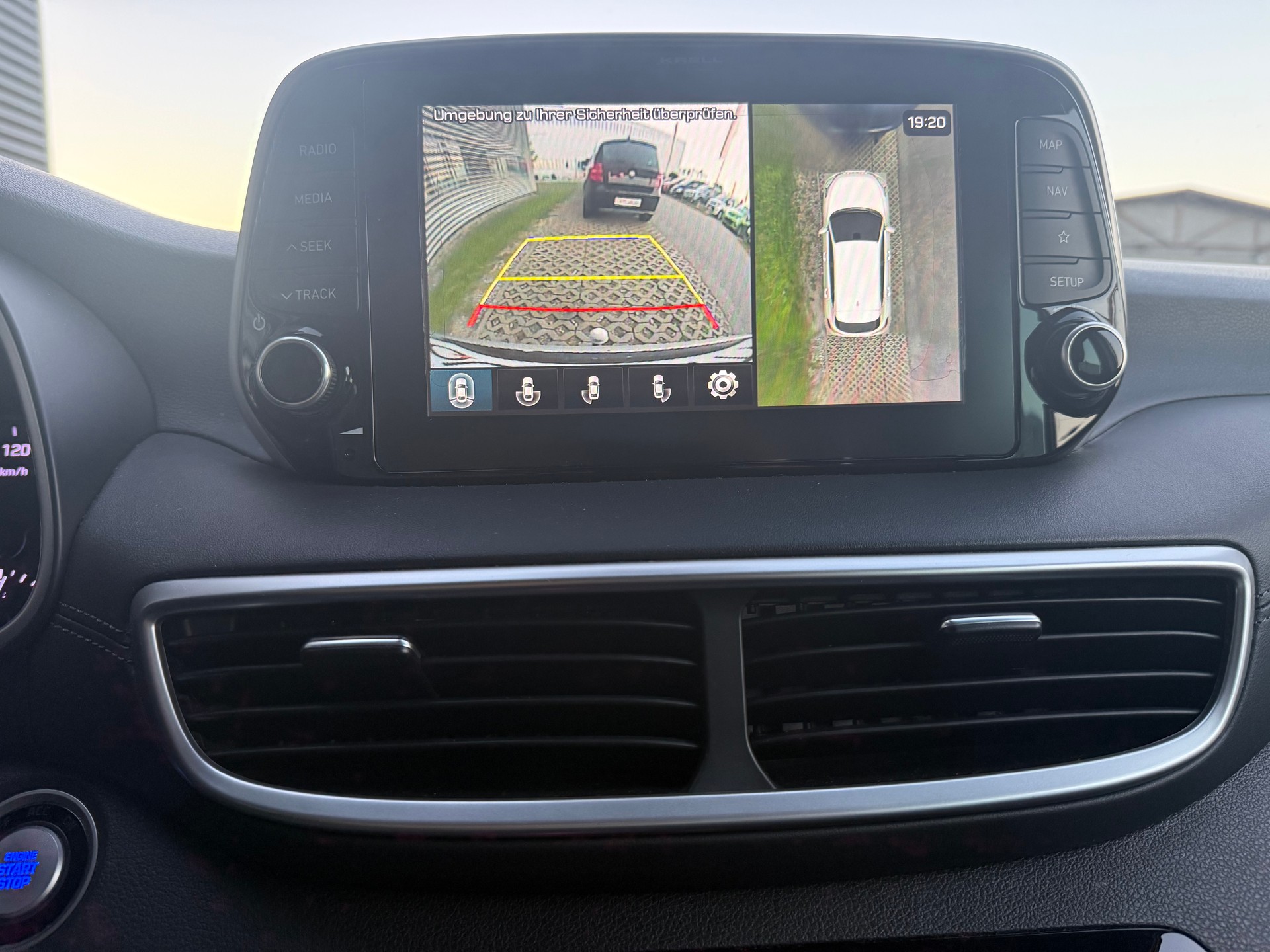 HYUNDAI Tucson 1.6 TGDI Amplia 4WD DCT-image-8