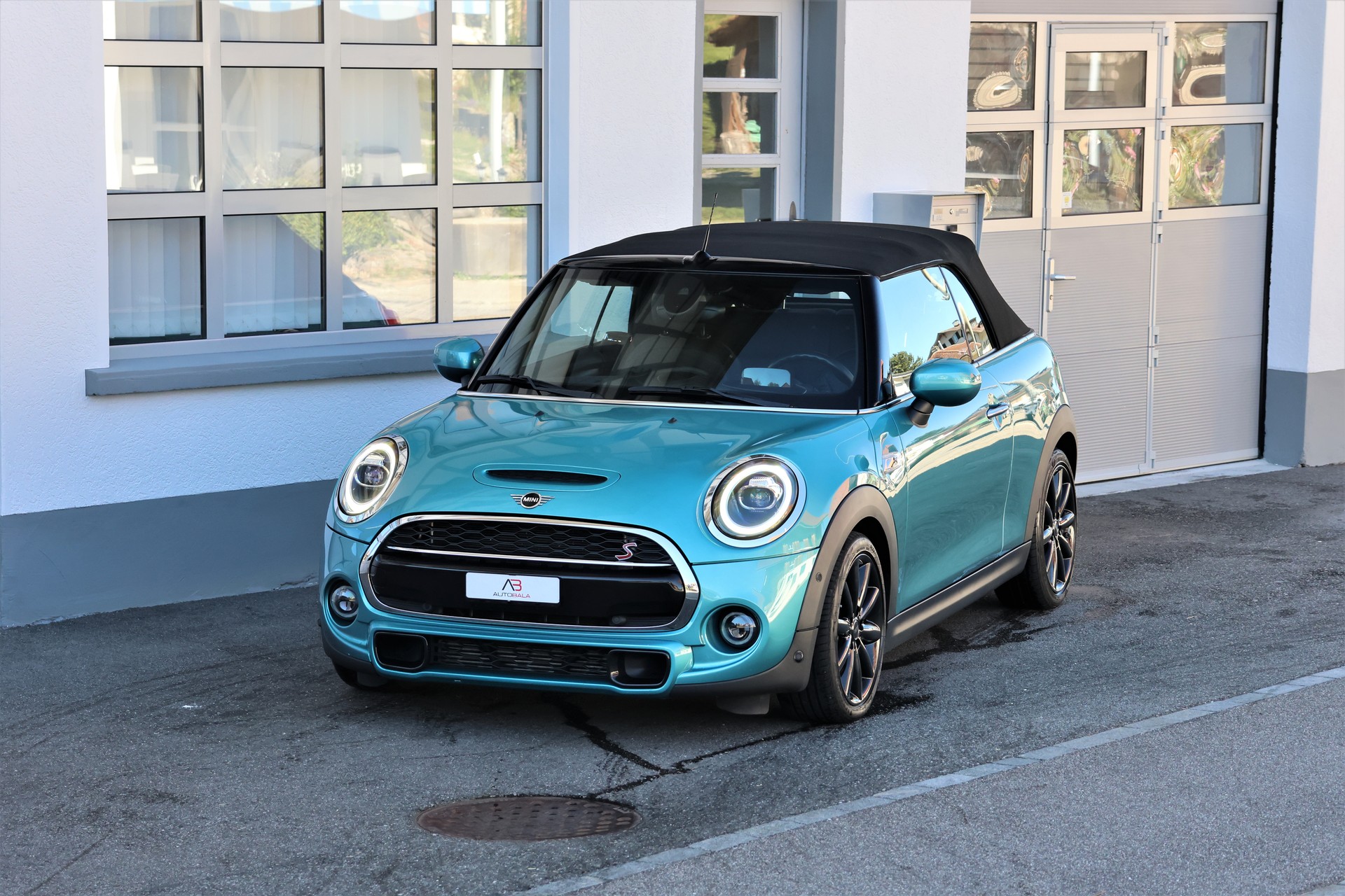 MINI Cooper S Brighton Cabriolet DKG (CH) *Carribbean Aqua Blue*