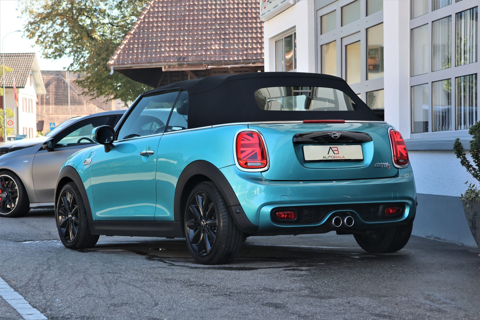 MINI Cooper S Brighton Cabriolet DKG (CH) *Carribbean Aqua Blue*-showroom-element-2