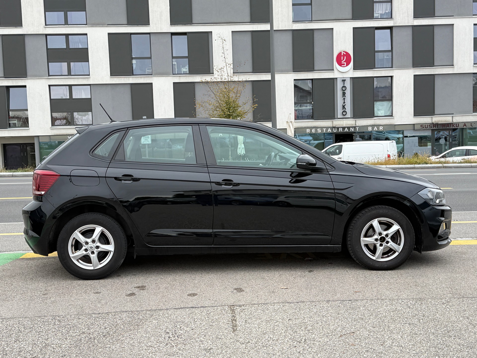 VW Polo 1.0 BMT Trendline - Nouvelle Expertise Octobre 2026 - Garantie 12 mois inclu - Capteurs Parc Avant & Arrière - Tempomat !-image-7