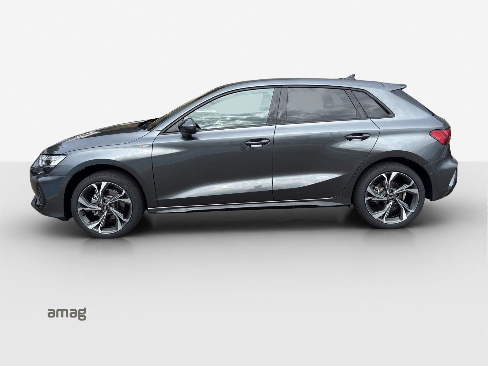 AUDI A3 Sportback TFSI 110 kW S line Attraction S tronic-showroom-element-1