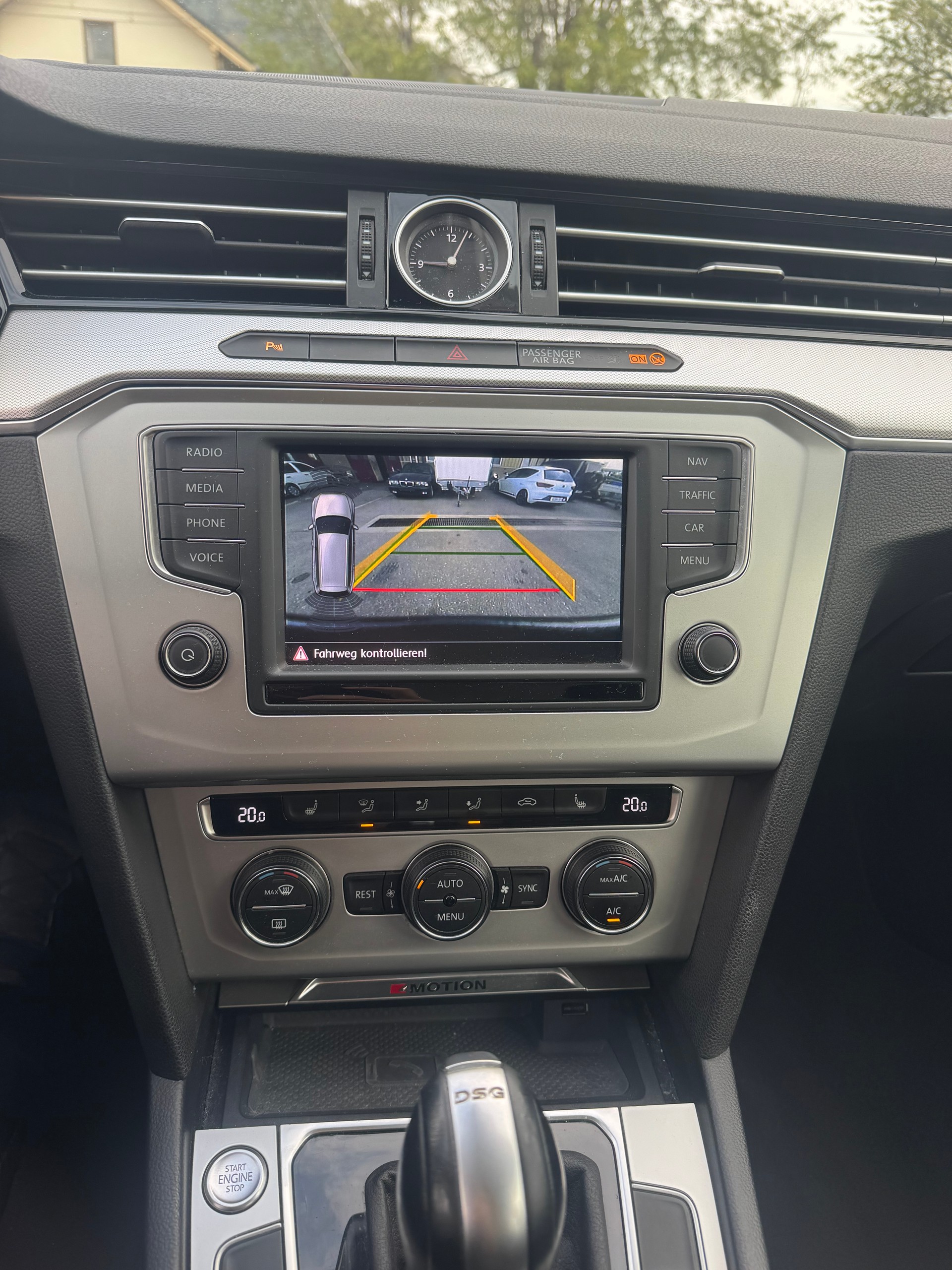 VW Passat Variant 2.0 TDI BMT Comfortline DSG 4Motion-image-11