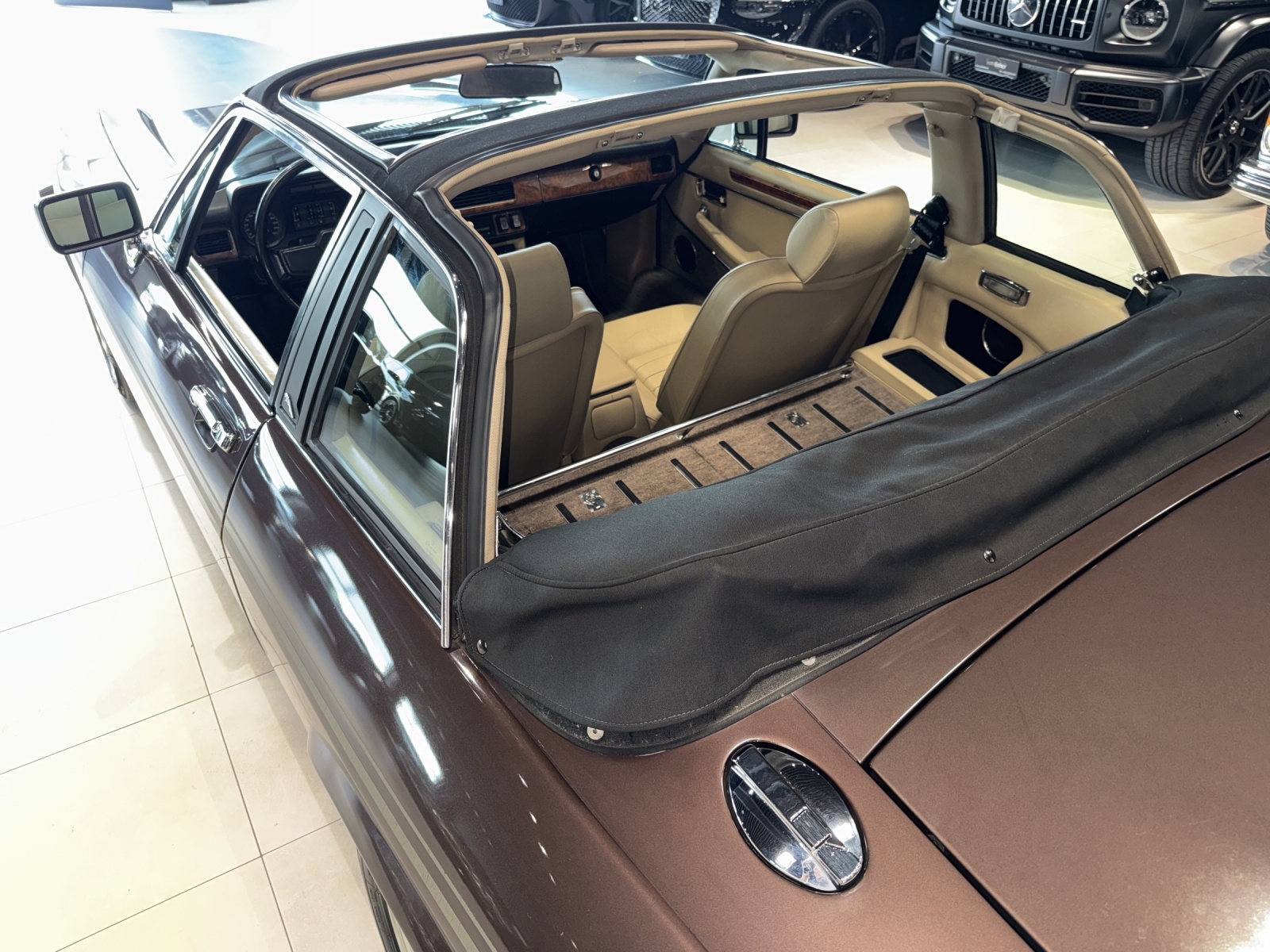 JAGUAR XJS 5.3 V12 Convertible-image-15