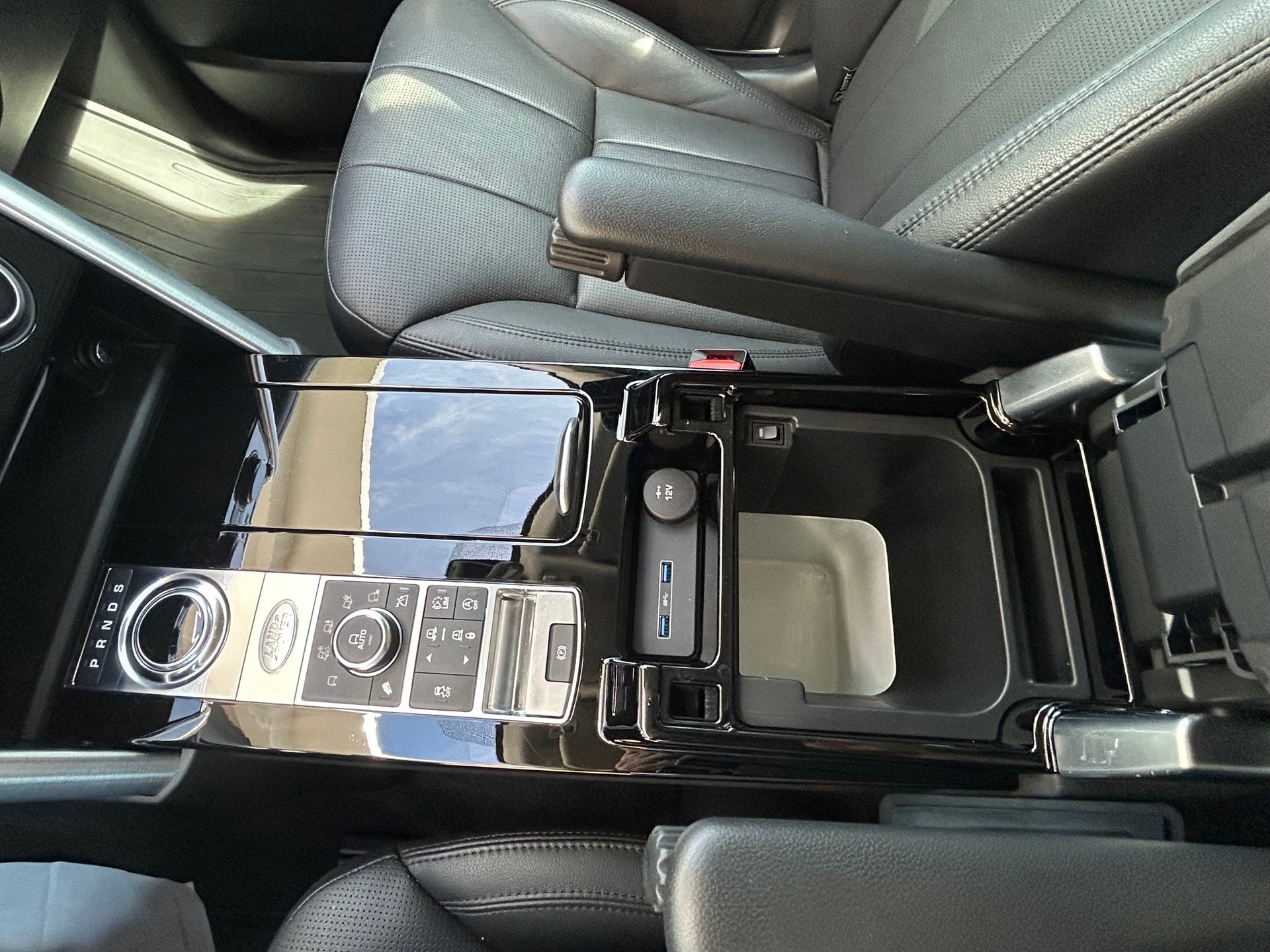 LAND ROVER Discovery 2.0 SD4 HSE Automatic-image-8