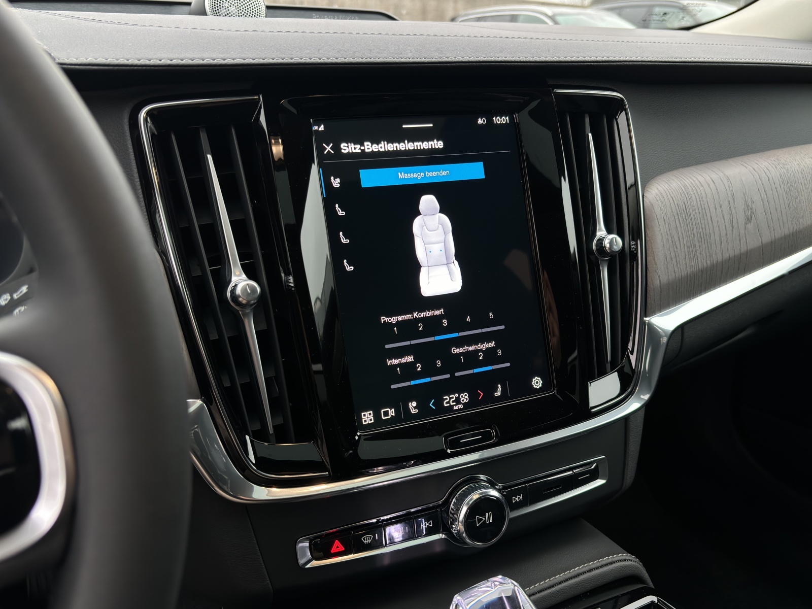 VOLVO S90 2.0 T8 TE Ultimate Dark eAWD-image-12