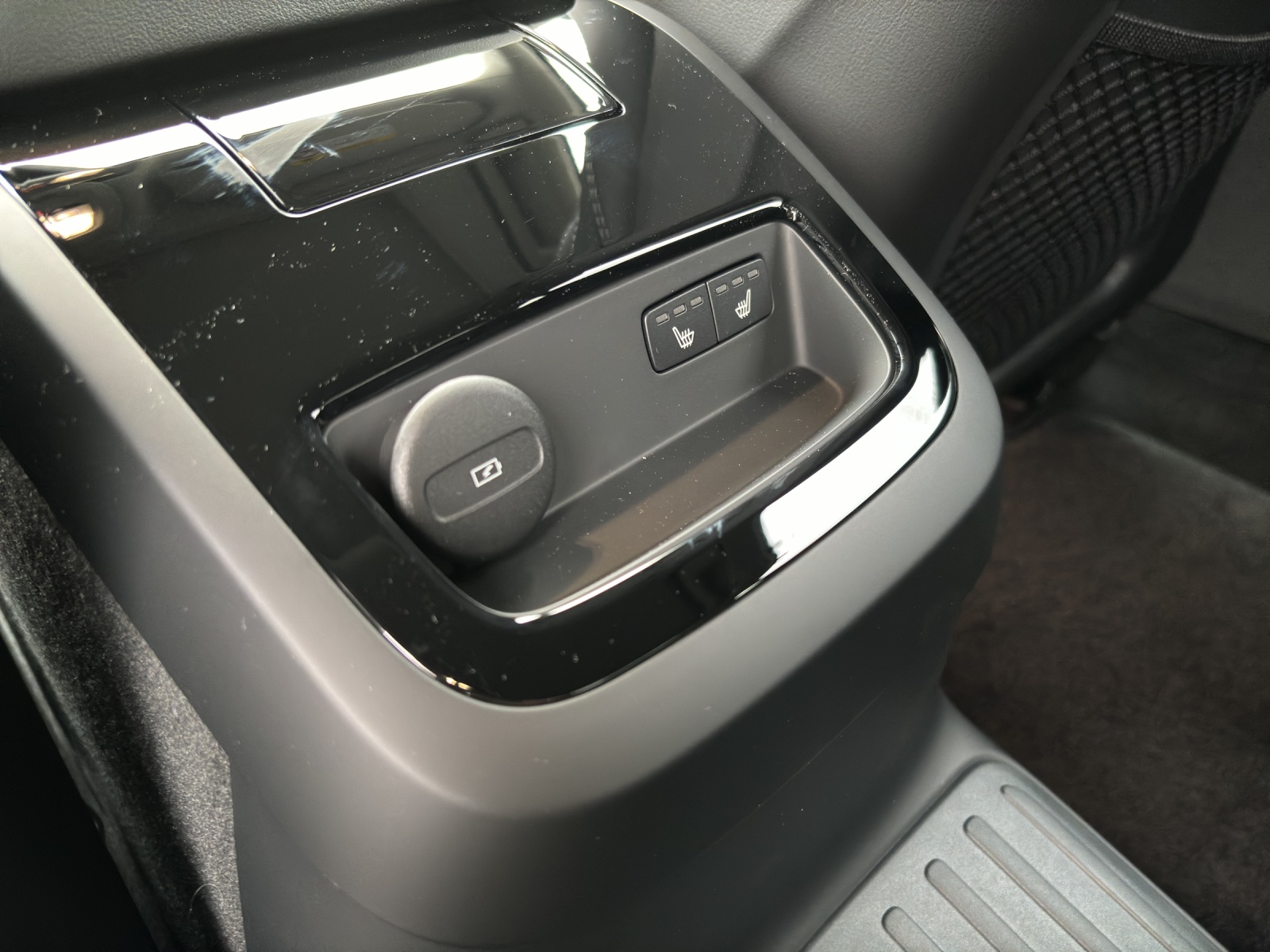 VOLVO S90 2.0 T8 TE Ultimate Dark eAWD-image-16