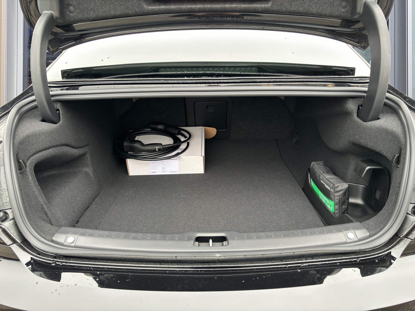 VOLVO S90 2.0 T8 TE Ultimate Dark eAWD-image-6