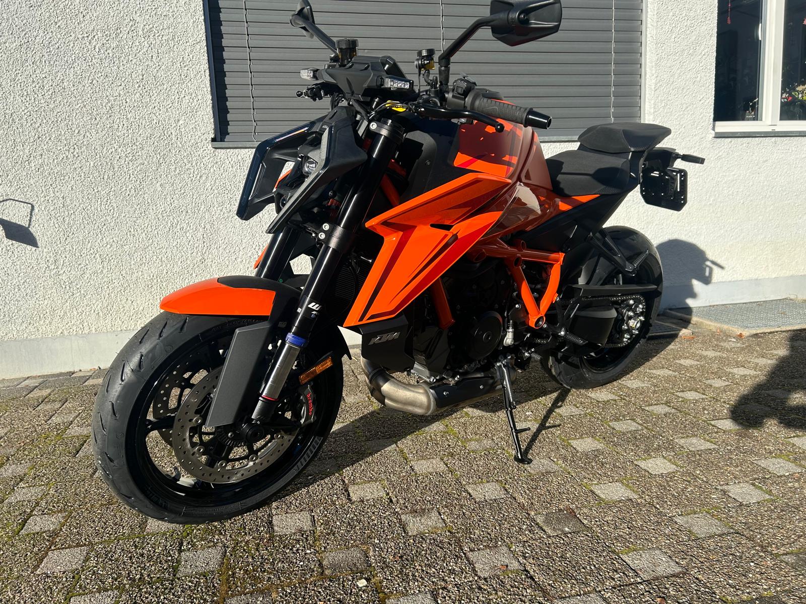 KTM 1390 Super Duke R EVO-image-3