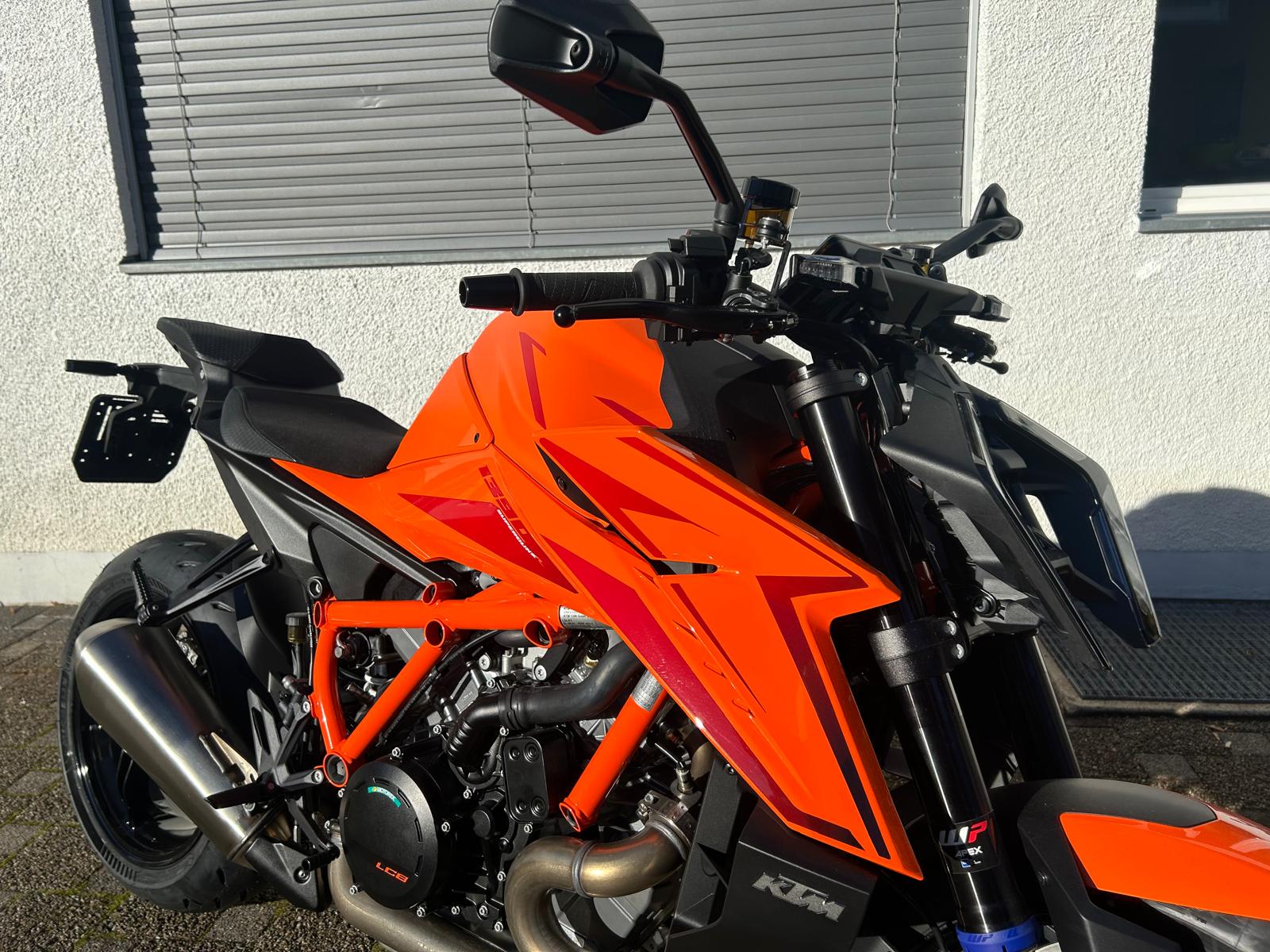 KTM 1390 Super Duke R EVO-image-5