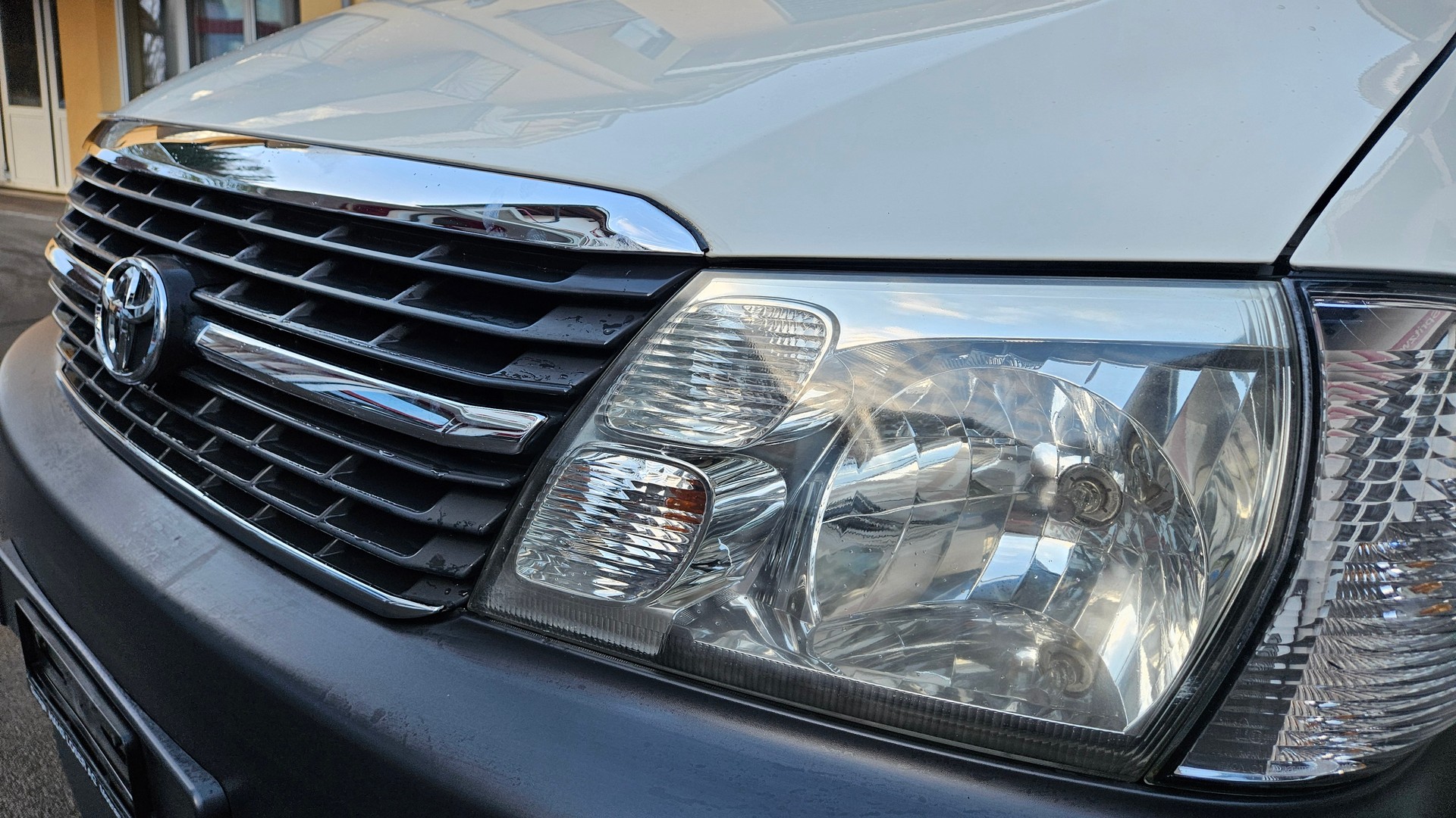 TOYOTA Hiace D-4D Van LWB-image-18