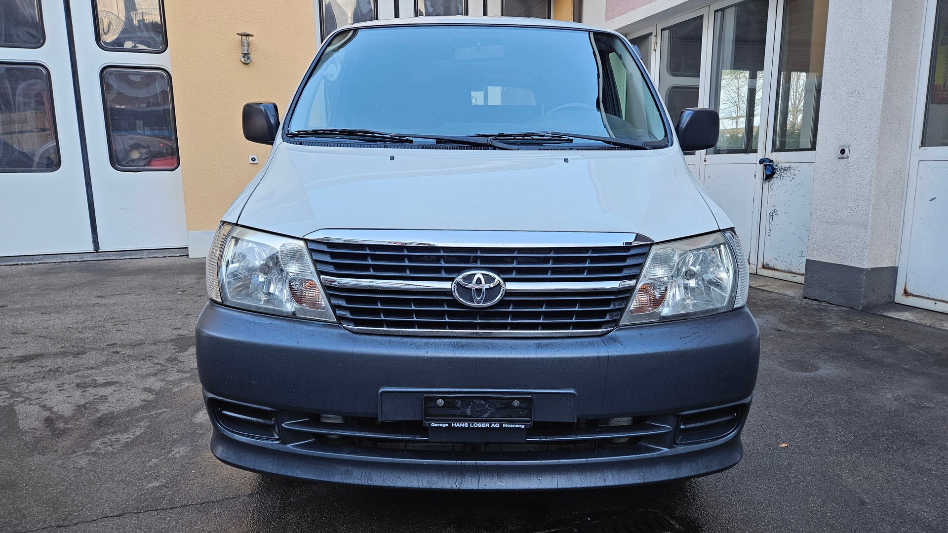 TOYOTA Hiace D-4D Van LWB-showroom-element-1