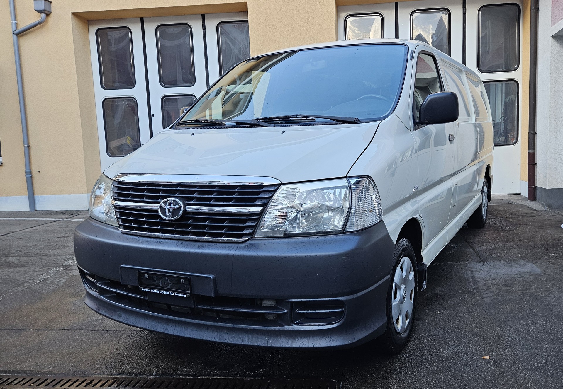 TOYOTA Hiace D-4D Van LWB
