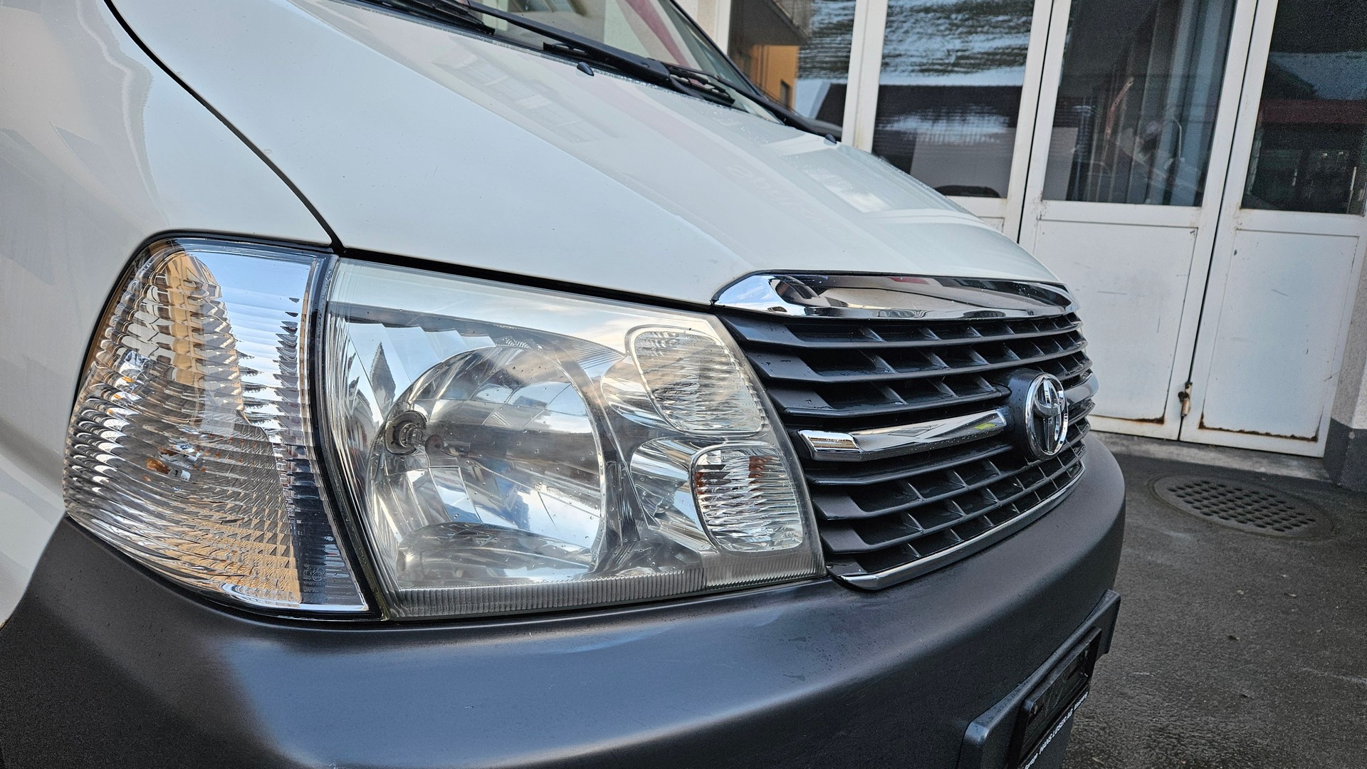 TOYOTA Hiace D-4D Van LWB-image-20