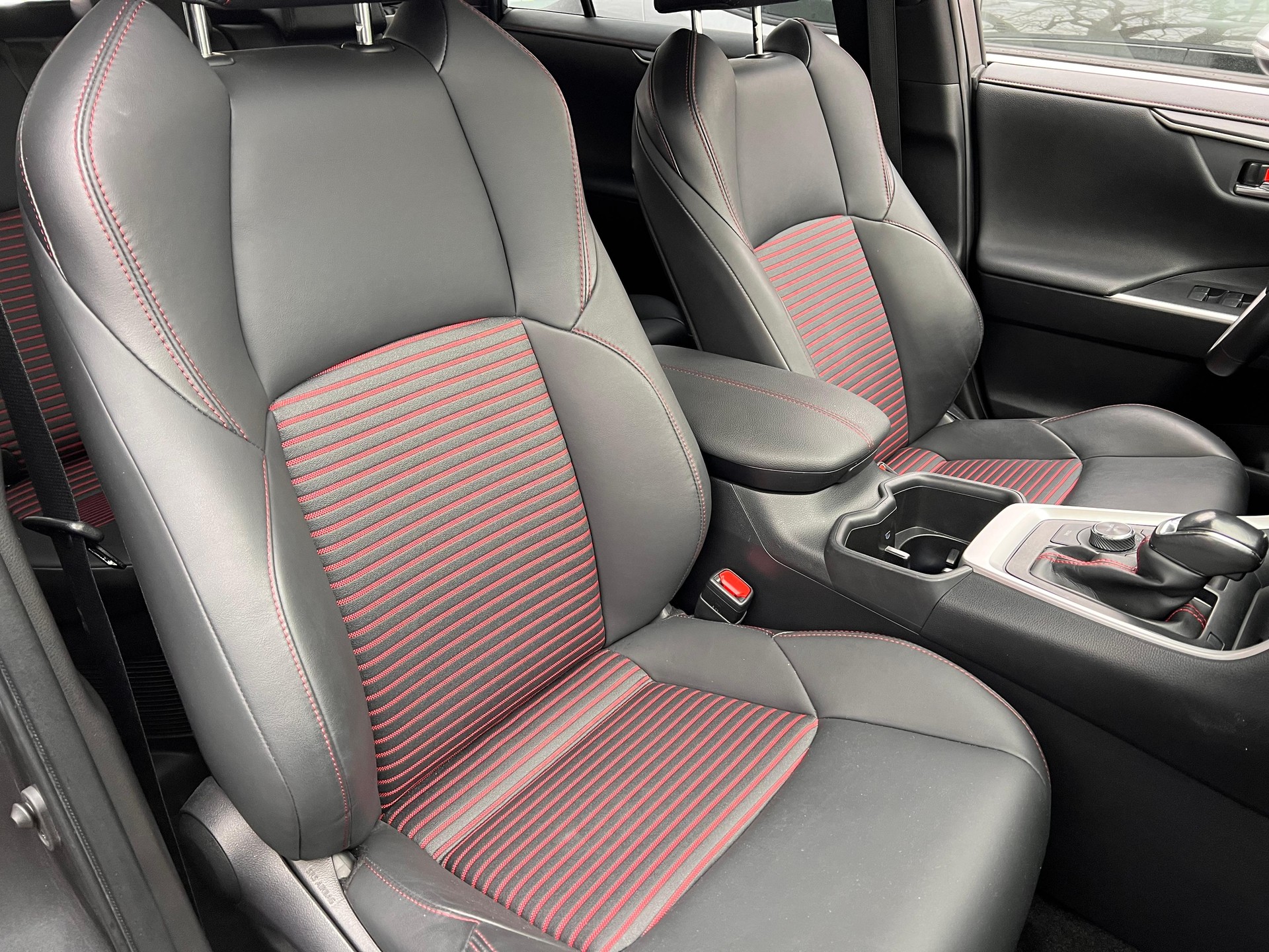 TOYOTA RAV4 2.5 Plug-In-Hybrid Premium-image-14