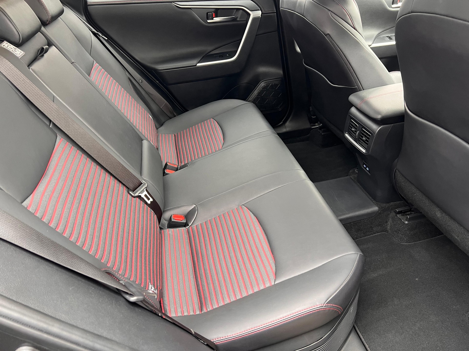 TOYOTA RAV4 2.5 Plug-In-Hybrid Premium-image-11