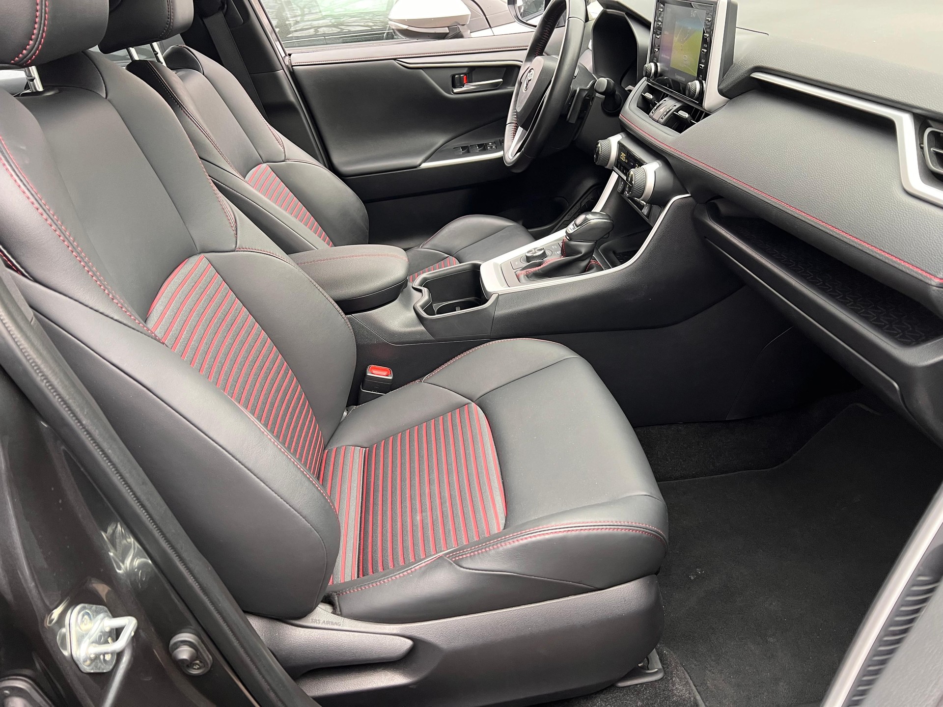 TOYOTA RAV4 2.5 Plug-In-Hybrid Premium-image-12