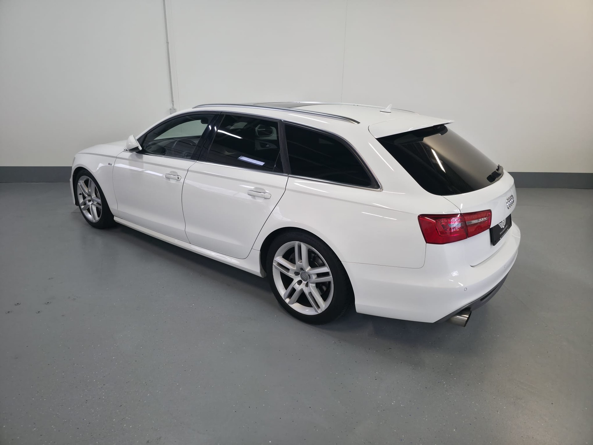 AUDI A6 Avant 3.0 TFSI V6 quattro S-tronic-image-9