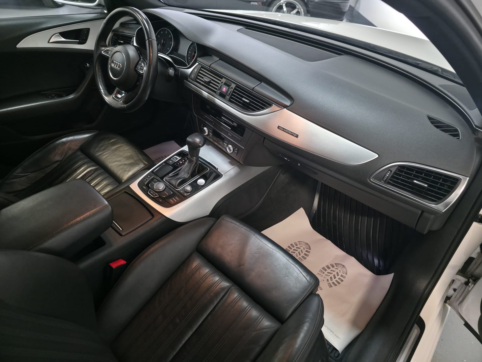 AUDI A6 Avant 3.0 TFSI V6 quattro S-tronic-image-15
