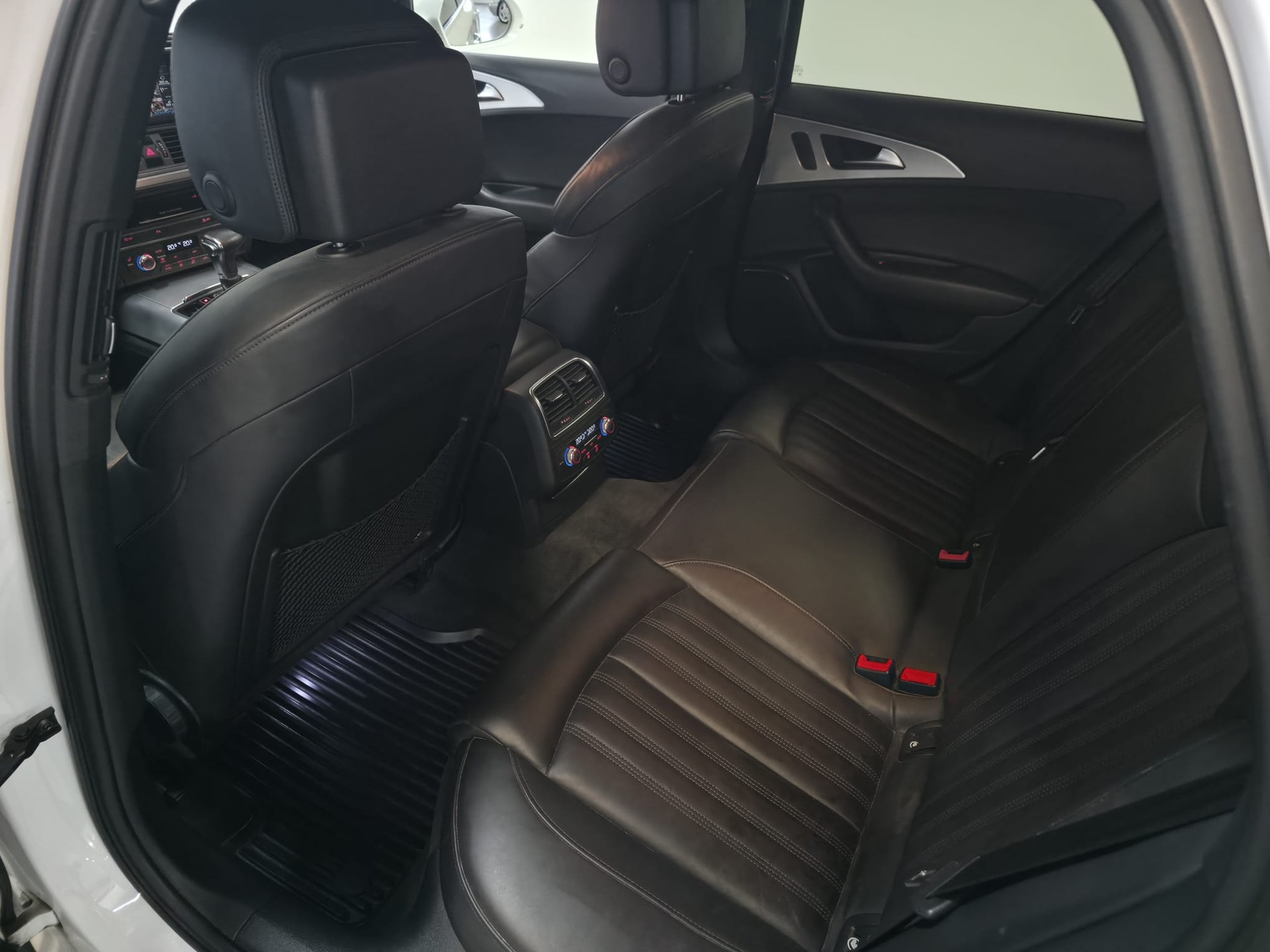AUDI A6 Avant 3.0 TFSI V6 quattro S-tronic-image-18
