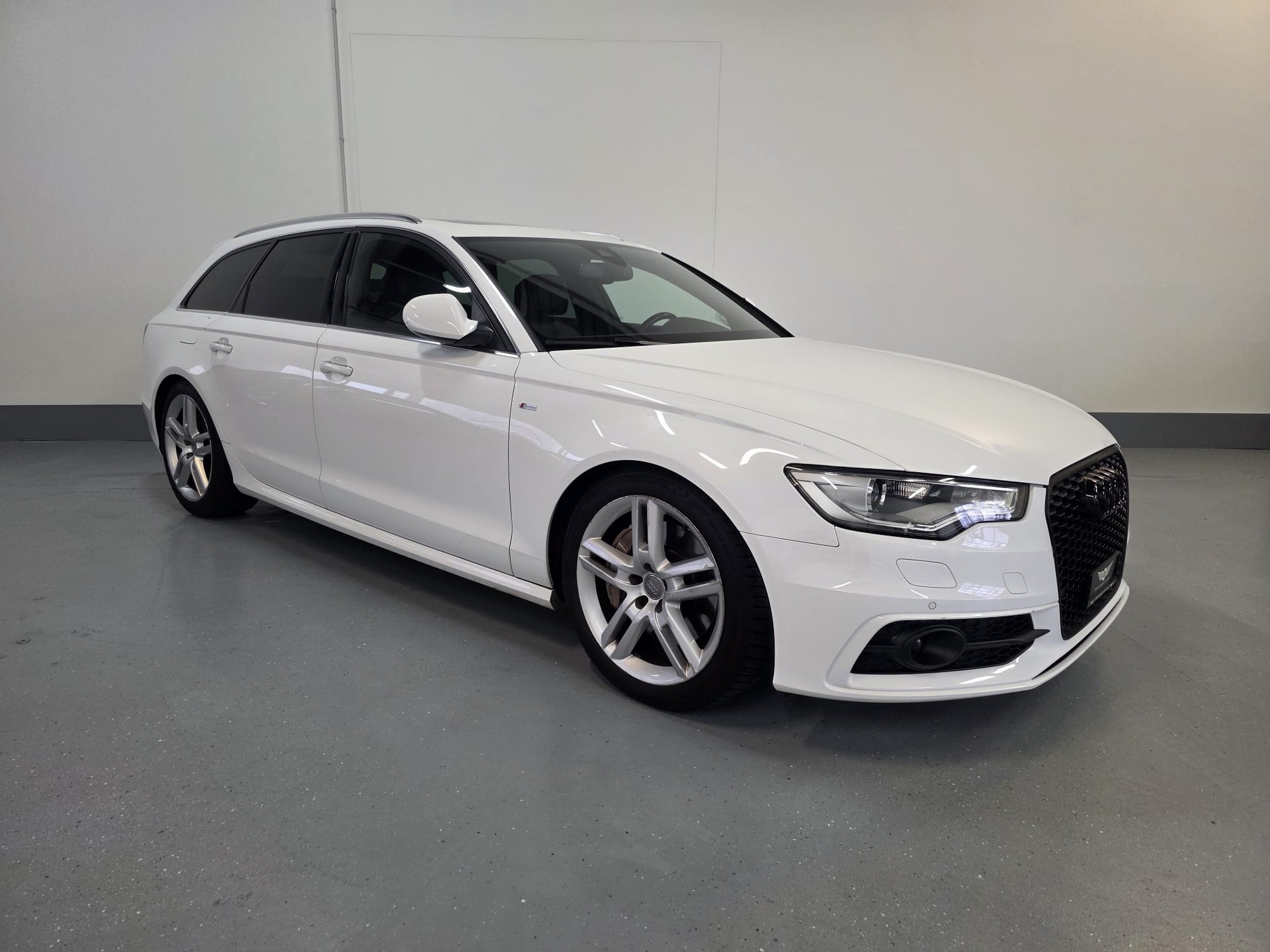 AUDI A6 Avant 3.0 TFSI V6 quattro S-tronic-showroom-element-2