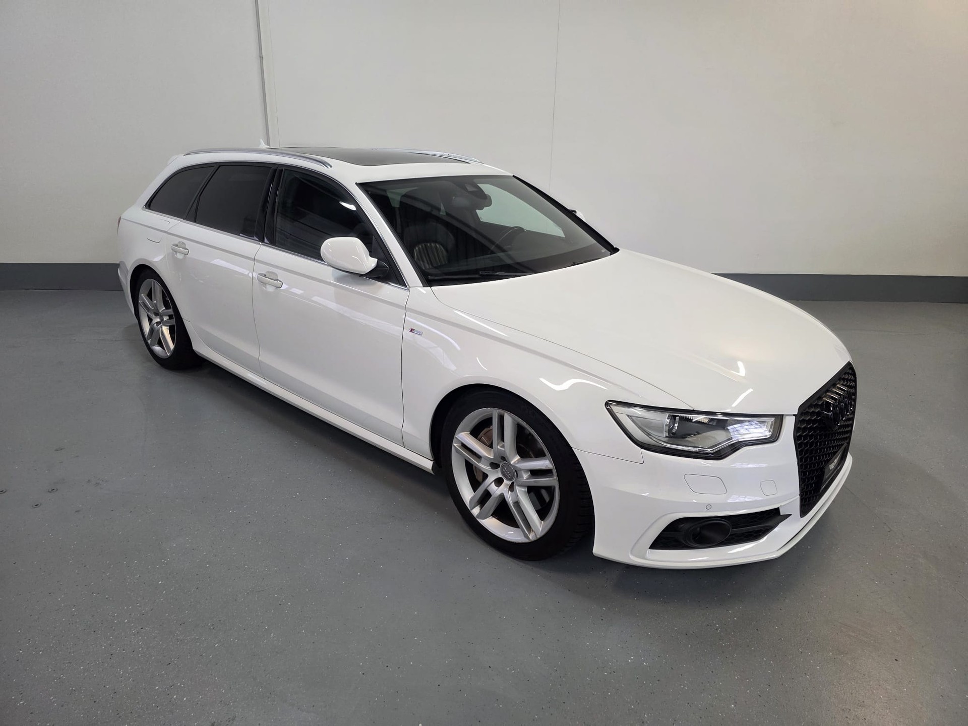AUDI A6 Avant 3.0 TFSI V6 quattro S-tronic-showroom-element-1